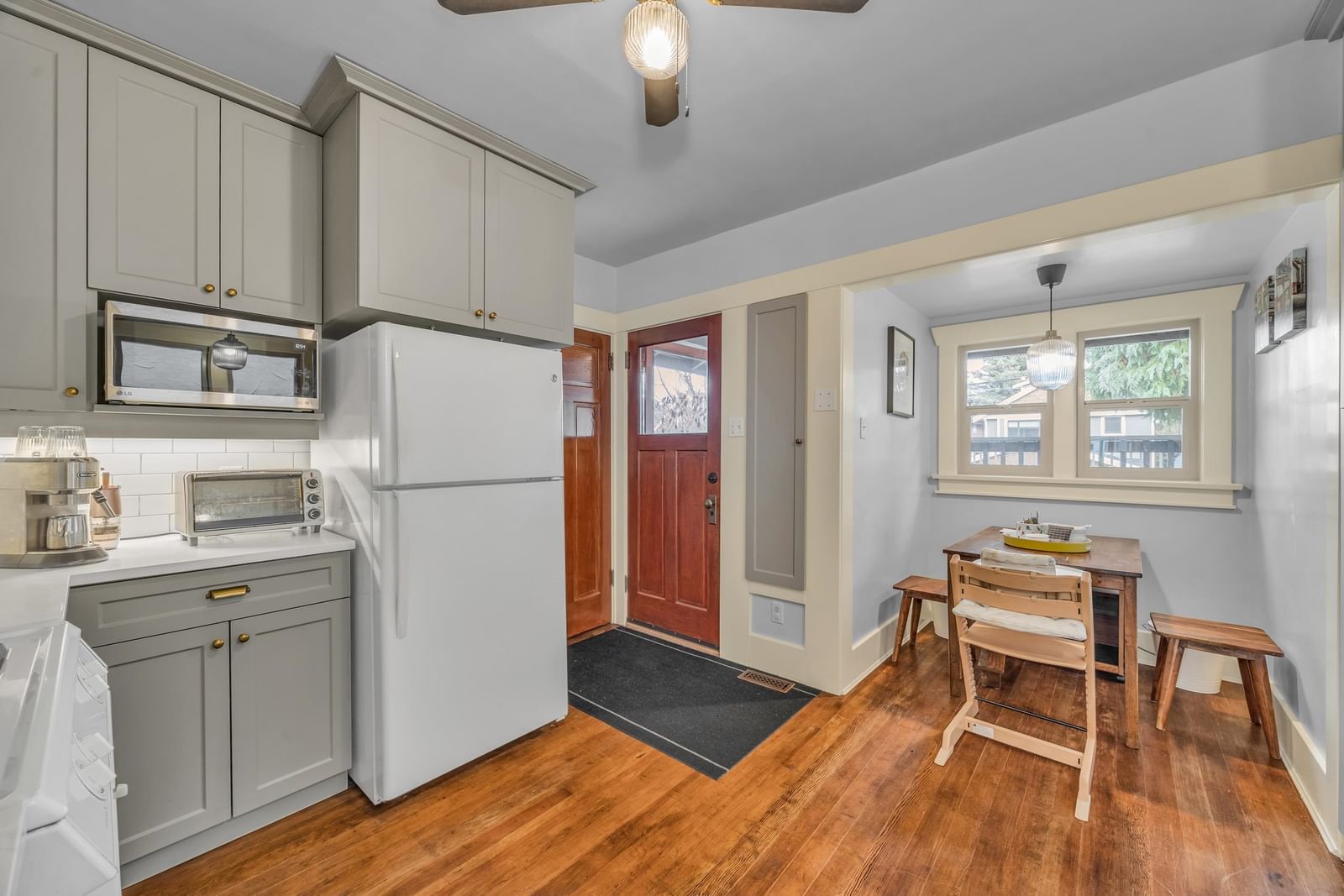 Listing Image 12