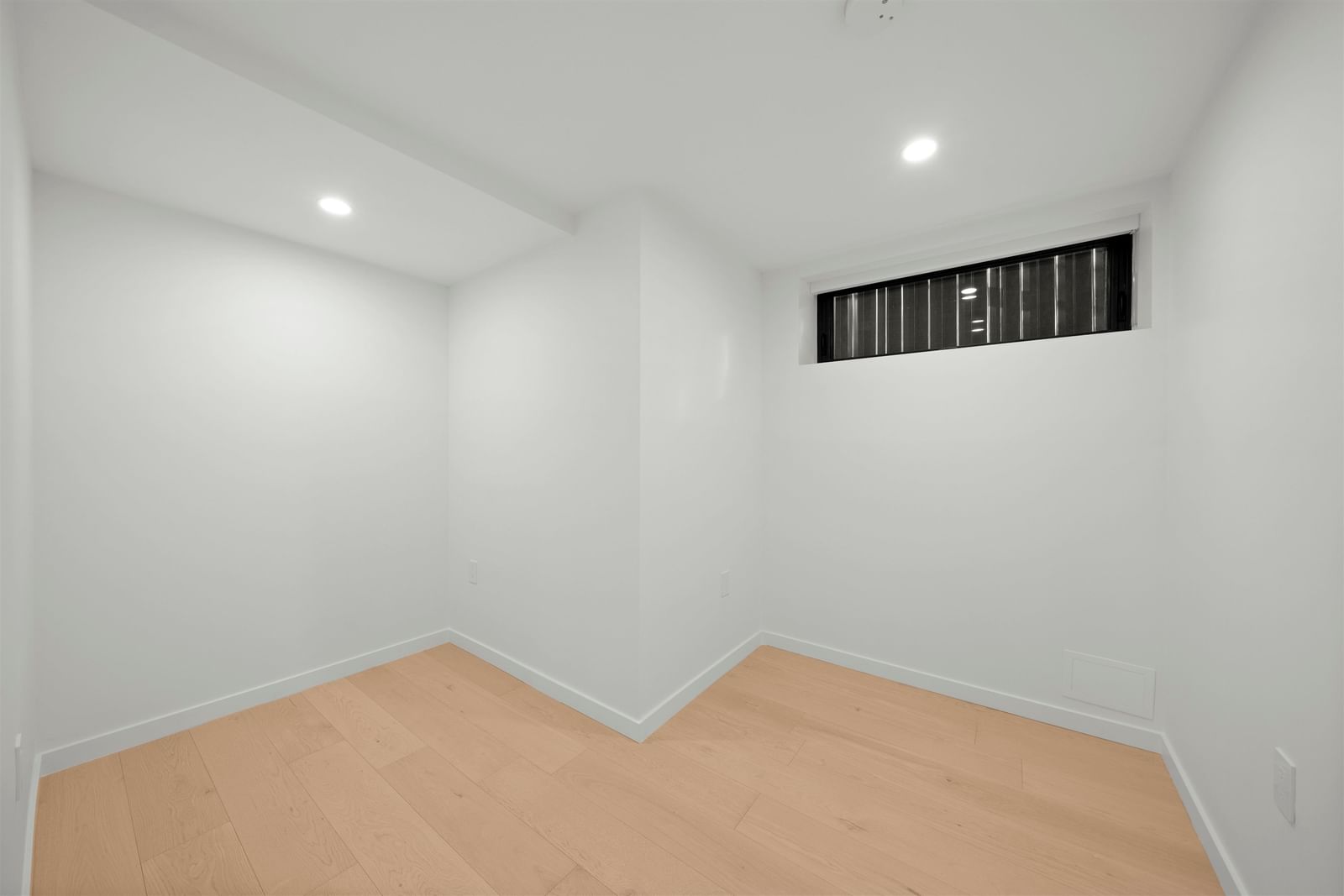 Listing Image 30