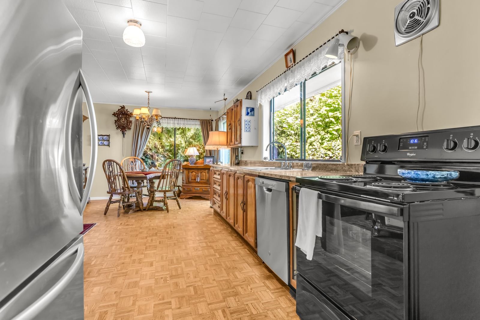 Listing Image 10