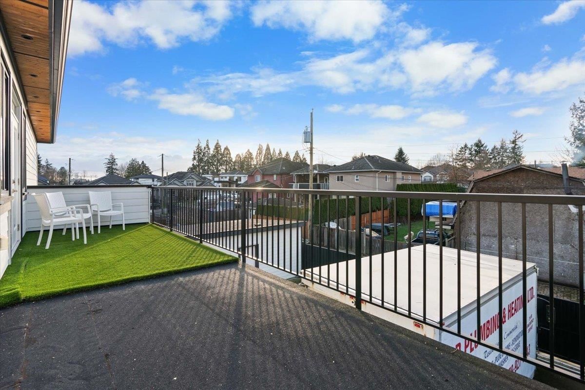 Listing Image 11