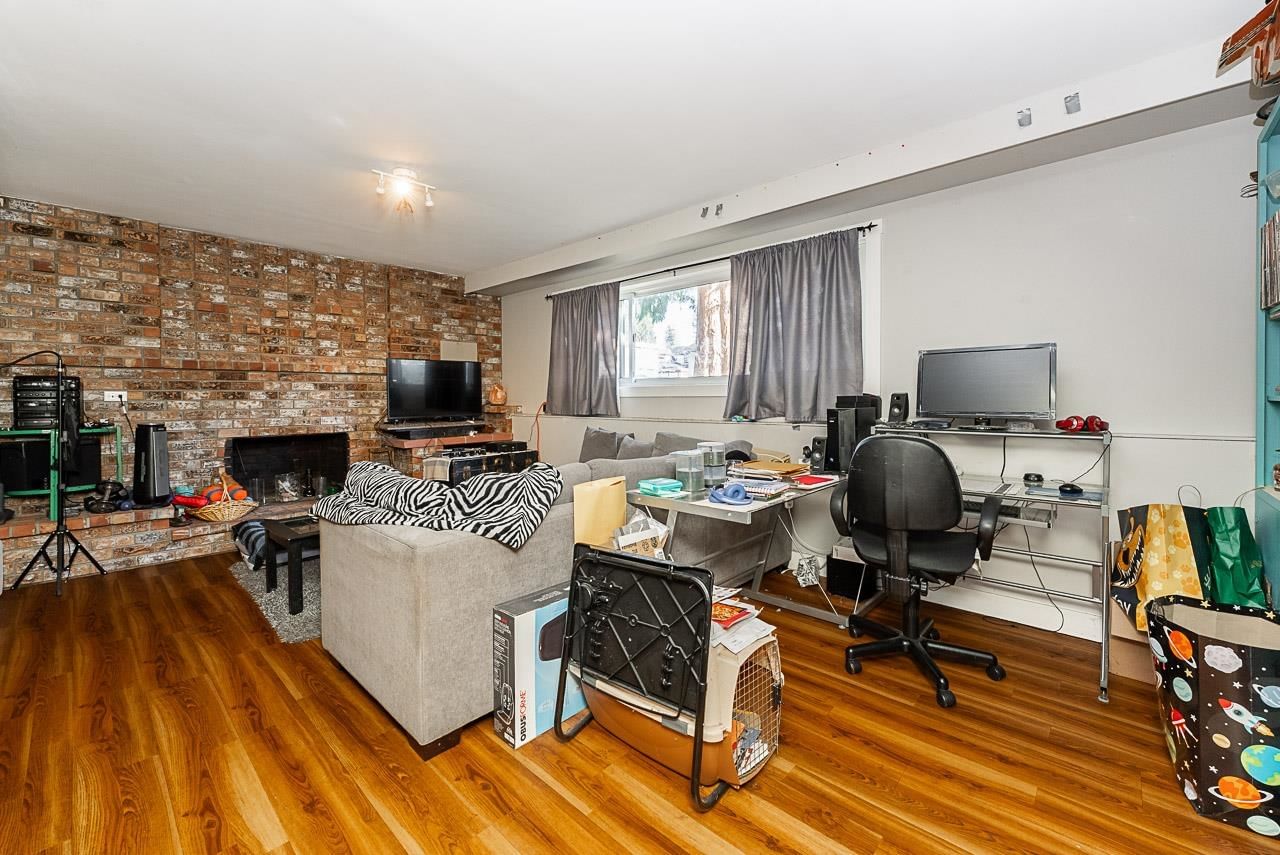 Listing Image 17