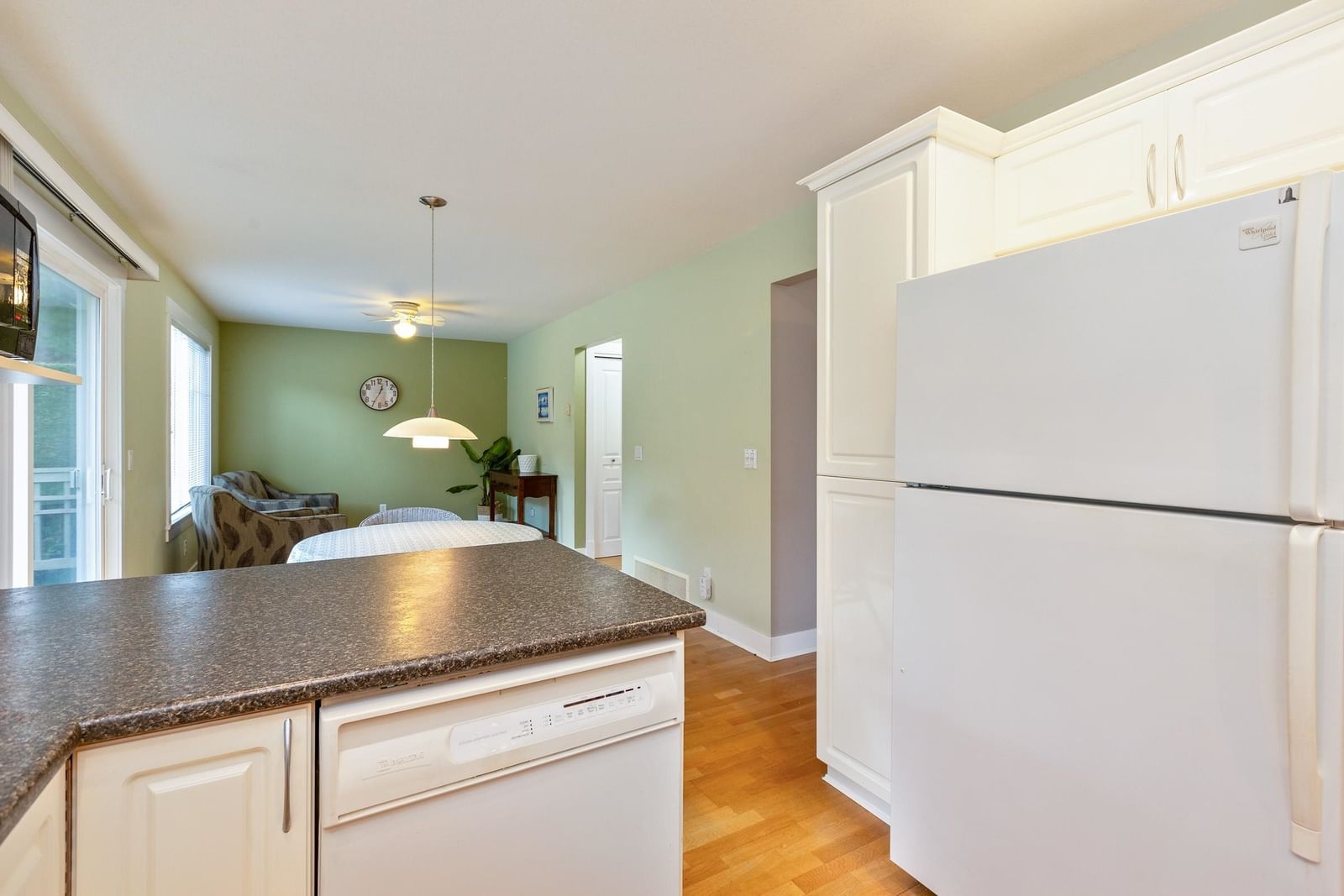 Listing Image 10