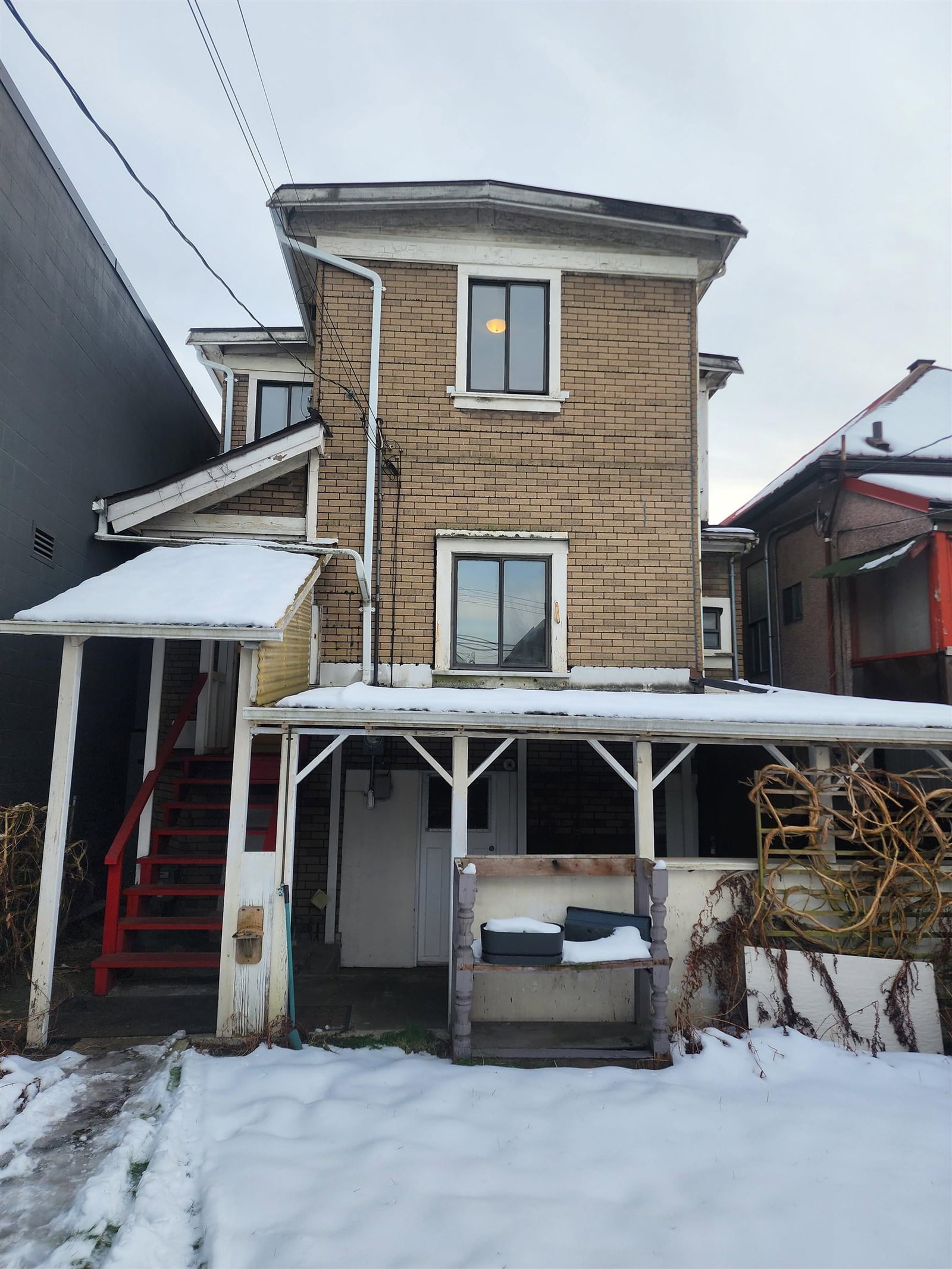 Listing Image 11