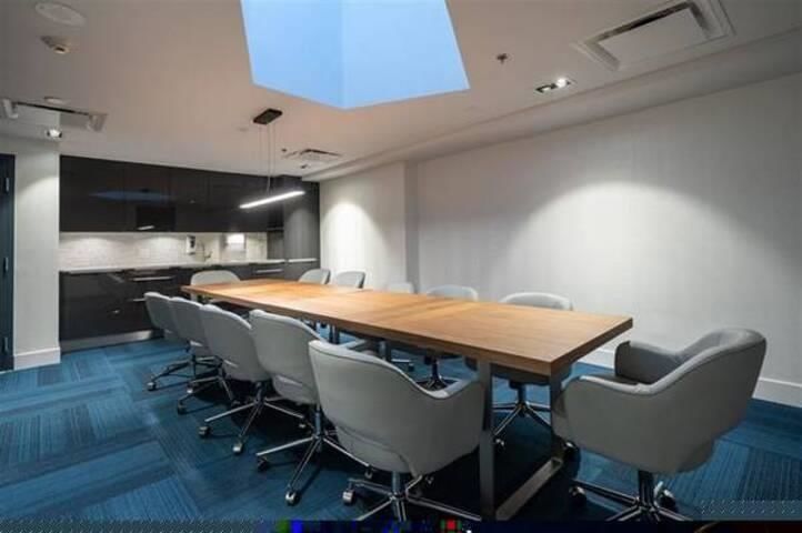 Listing Image 11