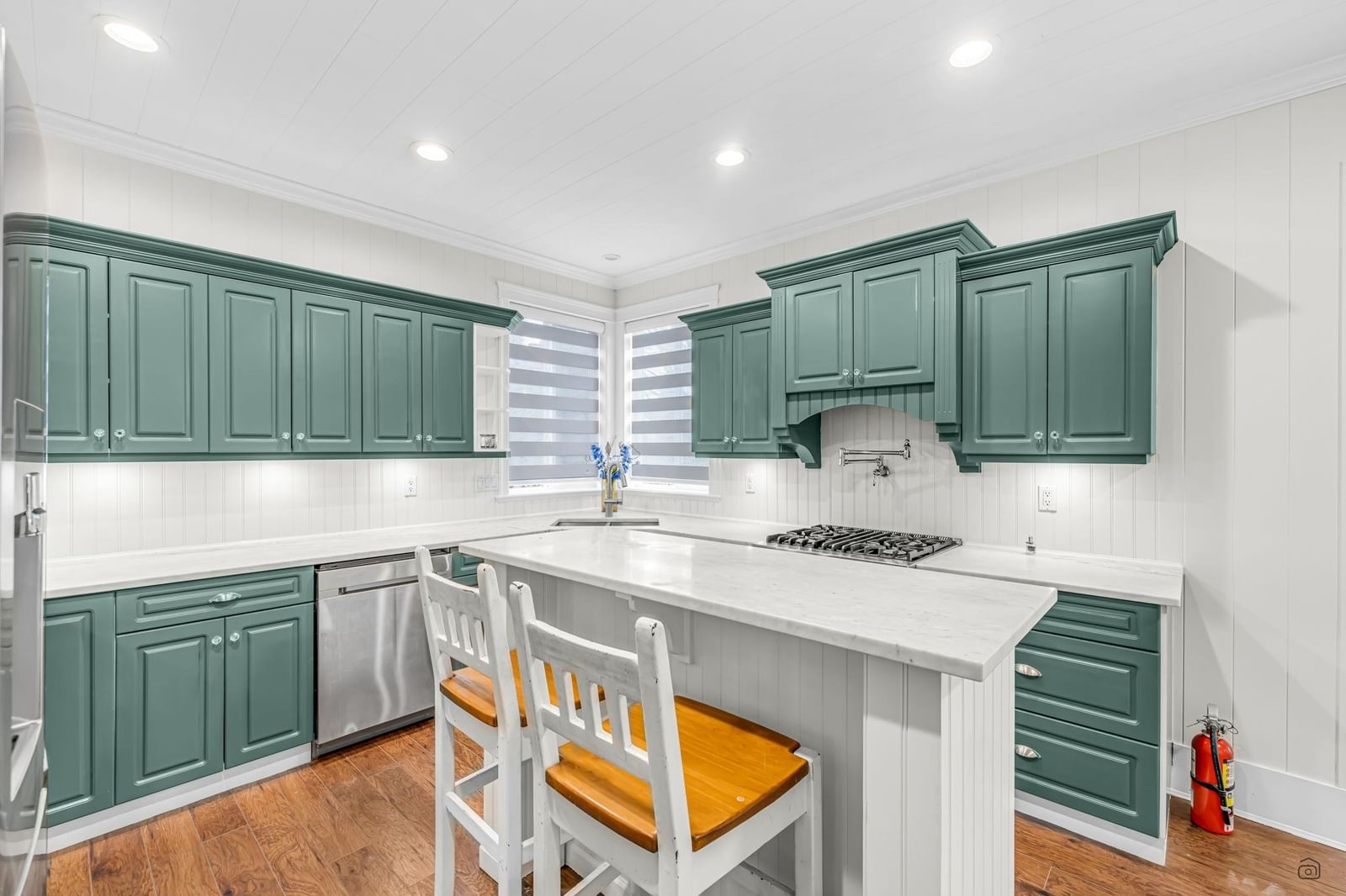 Listing Image 11