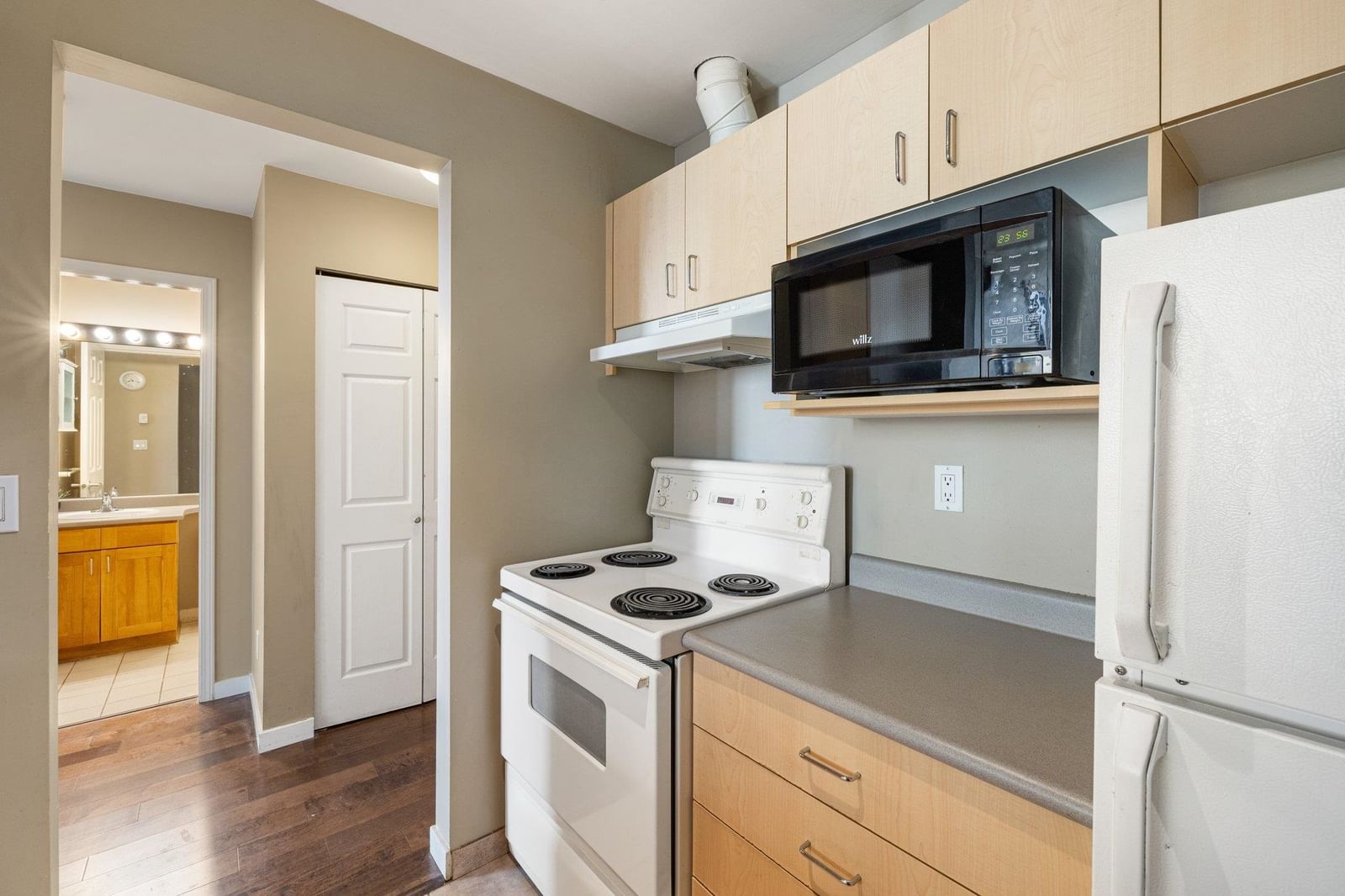 Listing Image 15