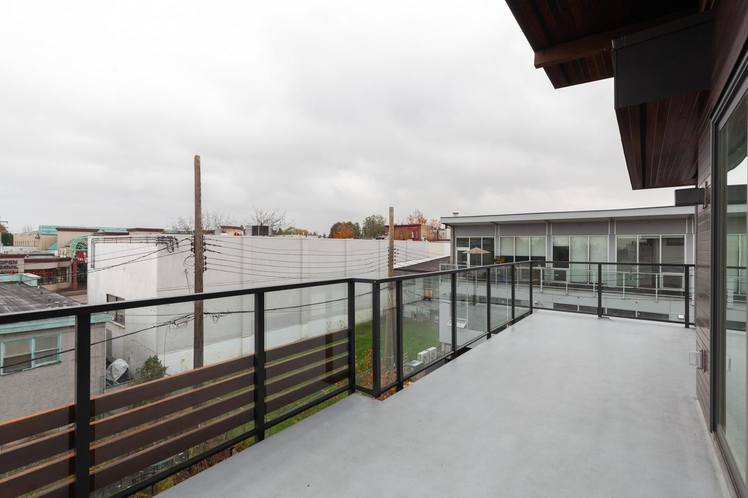 Listing Image 17