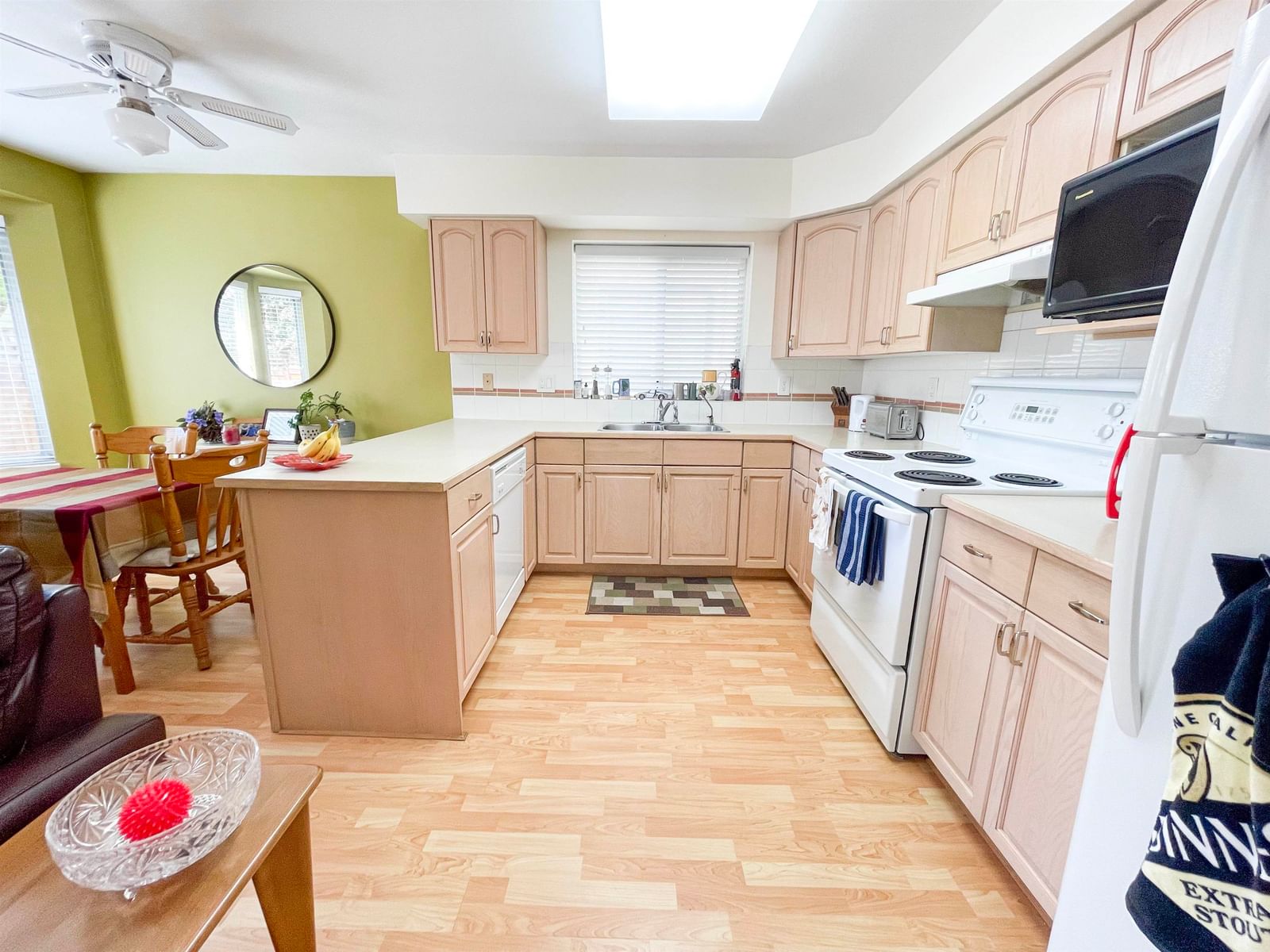 Listing Image 10