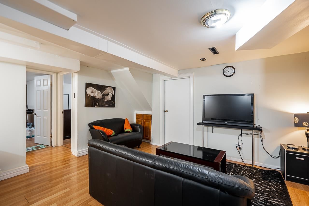 Listing Image 13