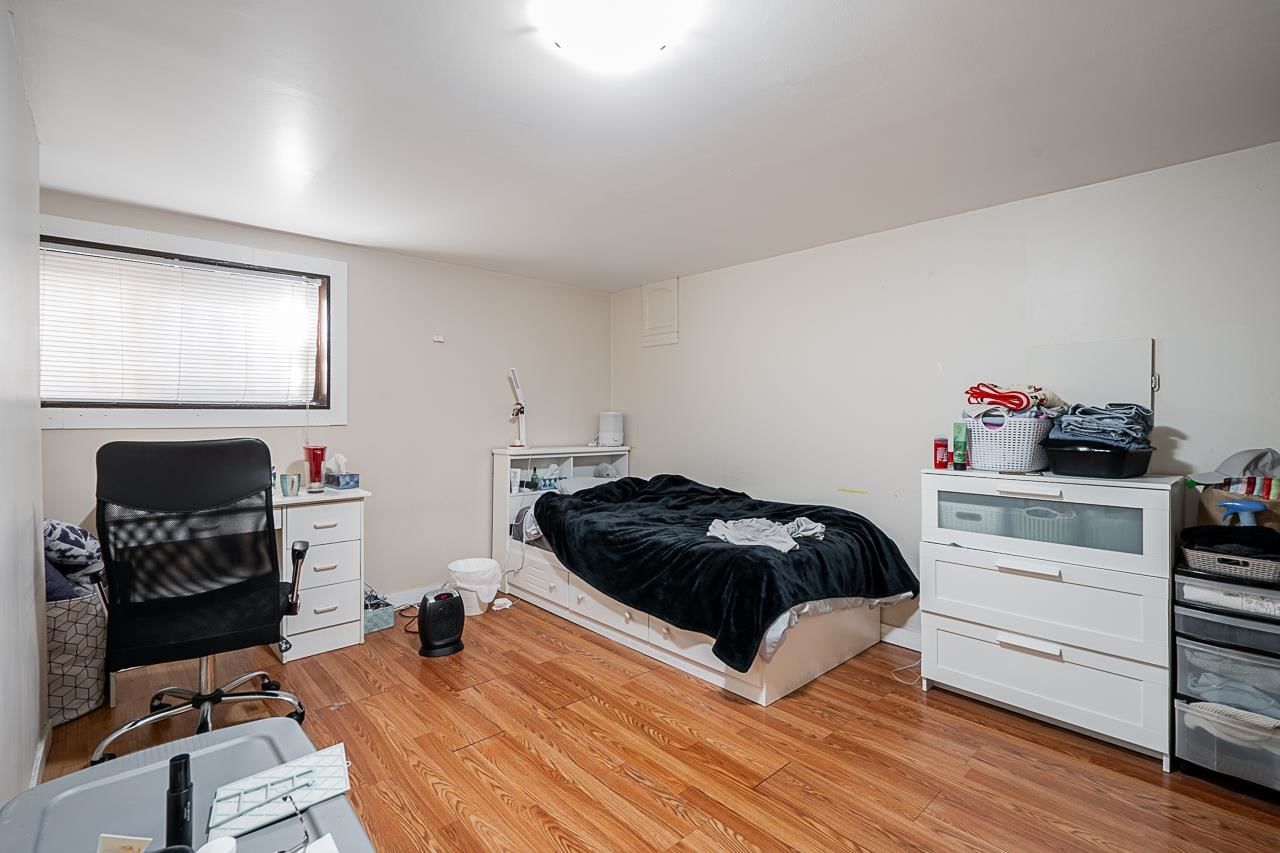 Listing Image 16