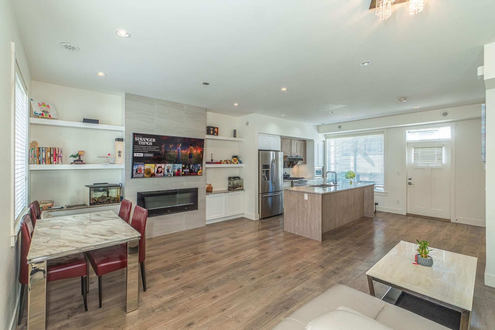 Listing Image 9