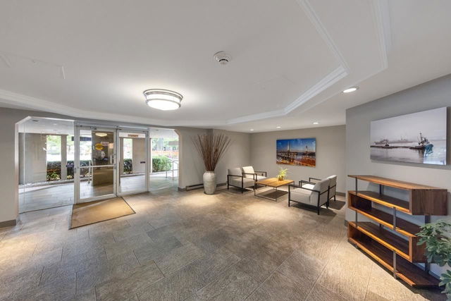 1003 - 1135 Quayside Drive