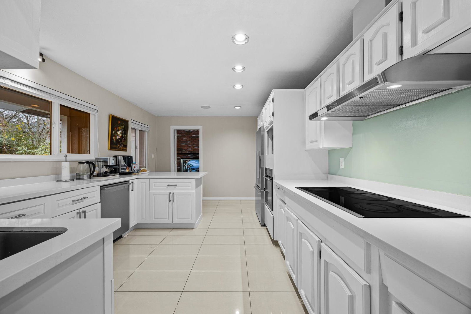 Listing Image 11