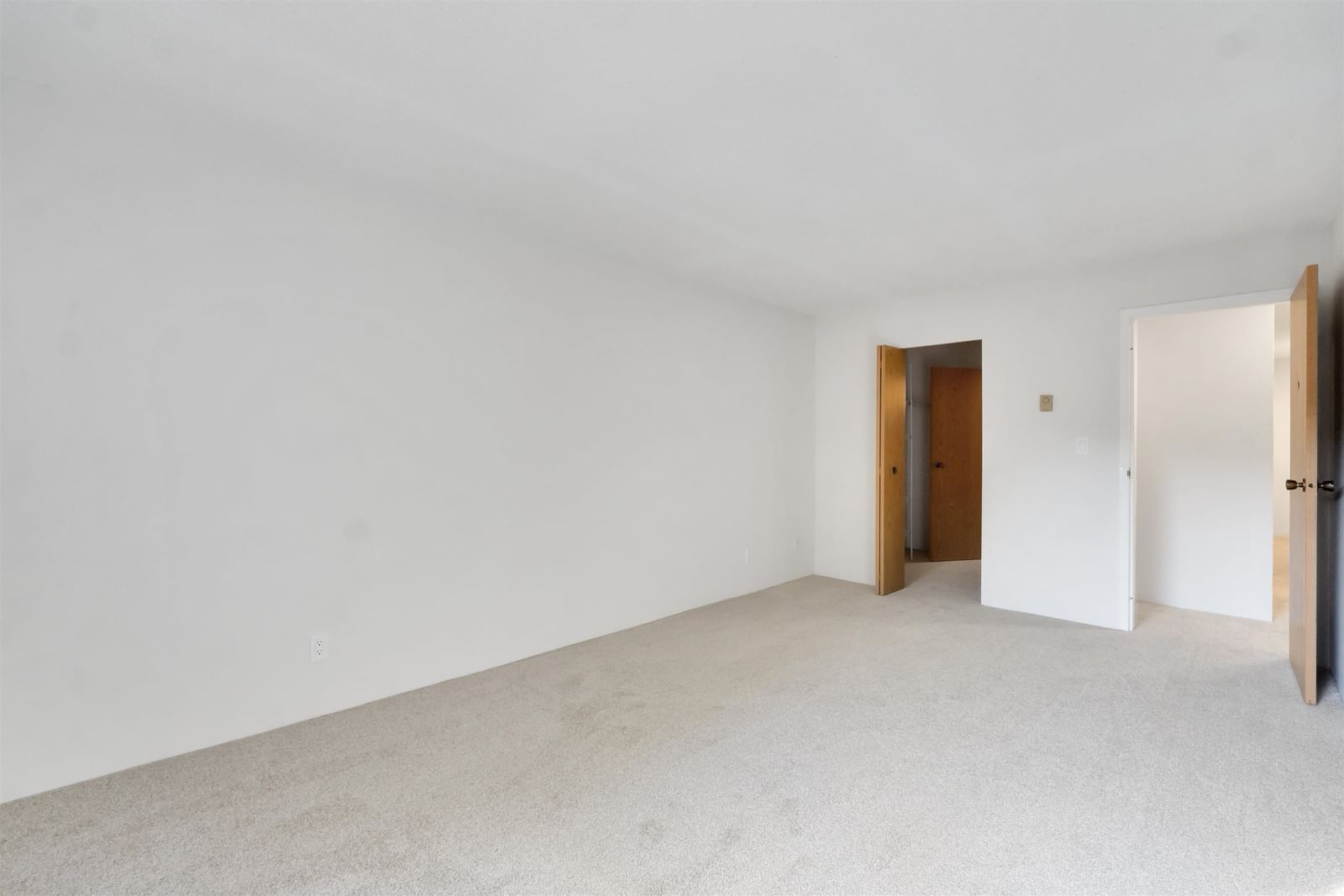 Listing Image 30