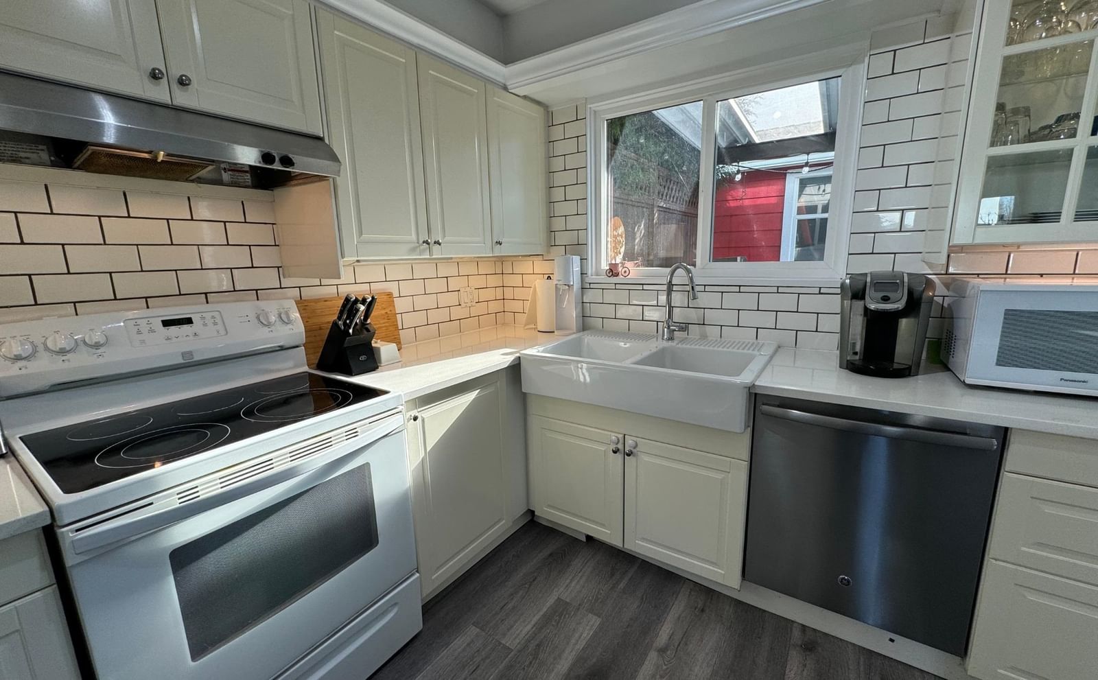 Listing Image 11