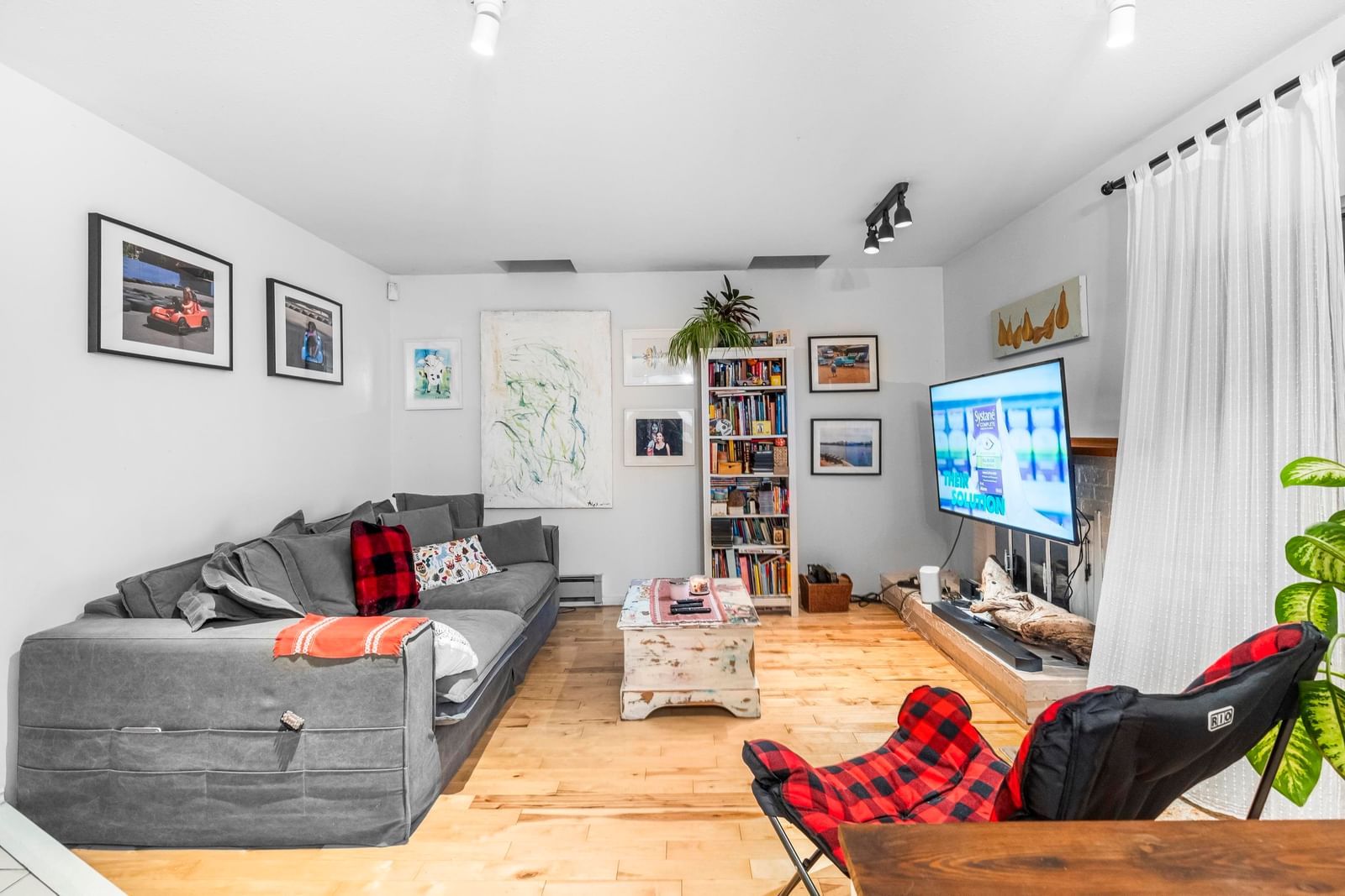 Listing Image 11