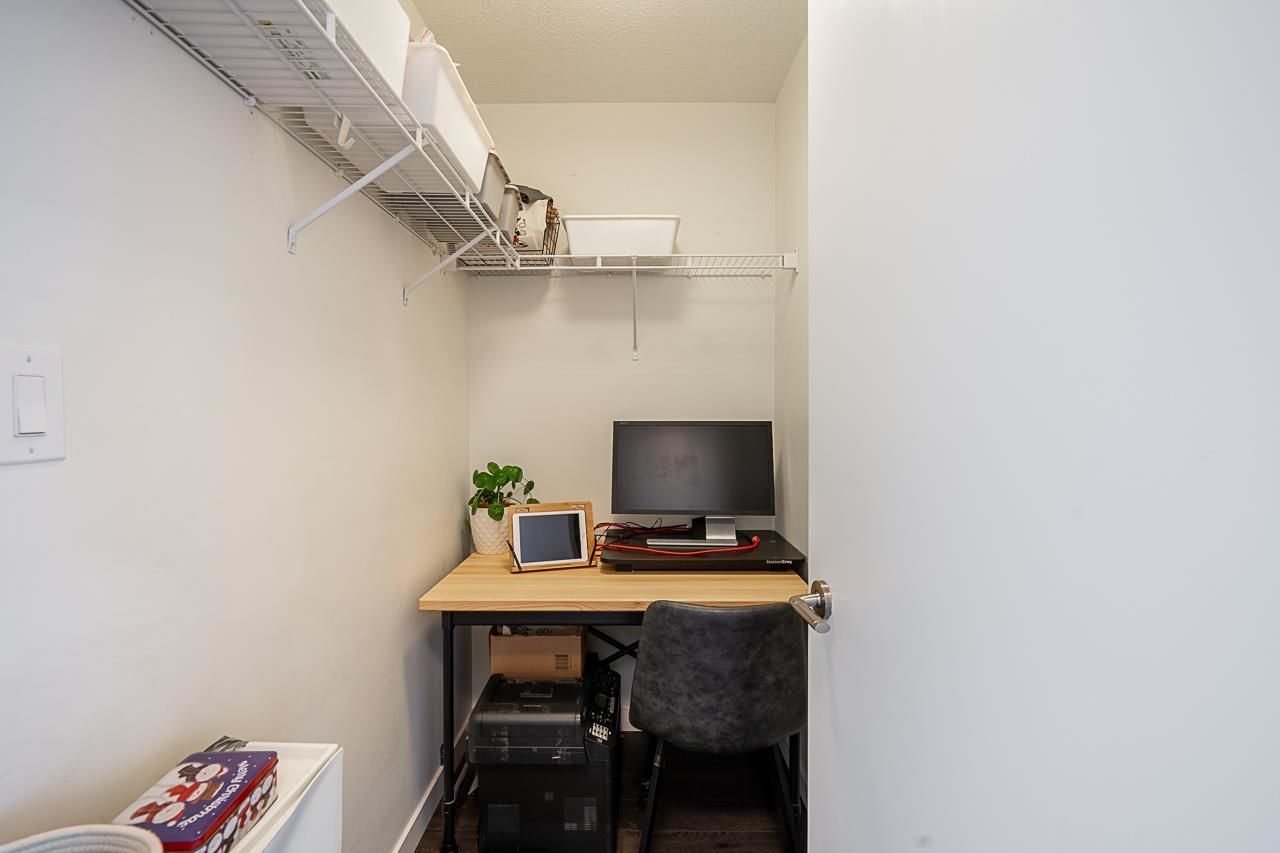 Listing Image 17