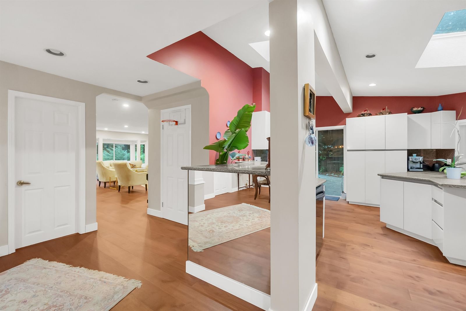 Listing Image 15