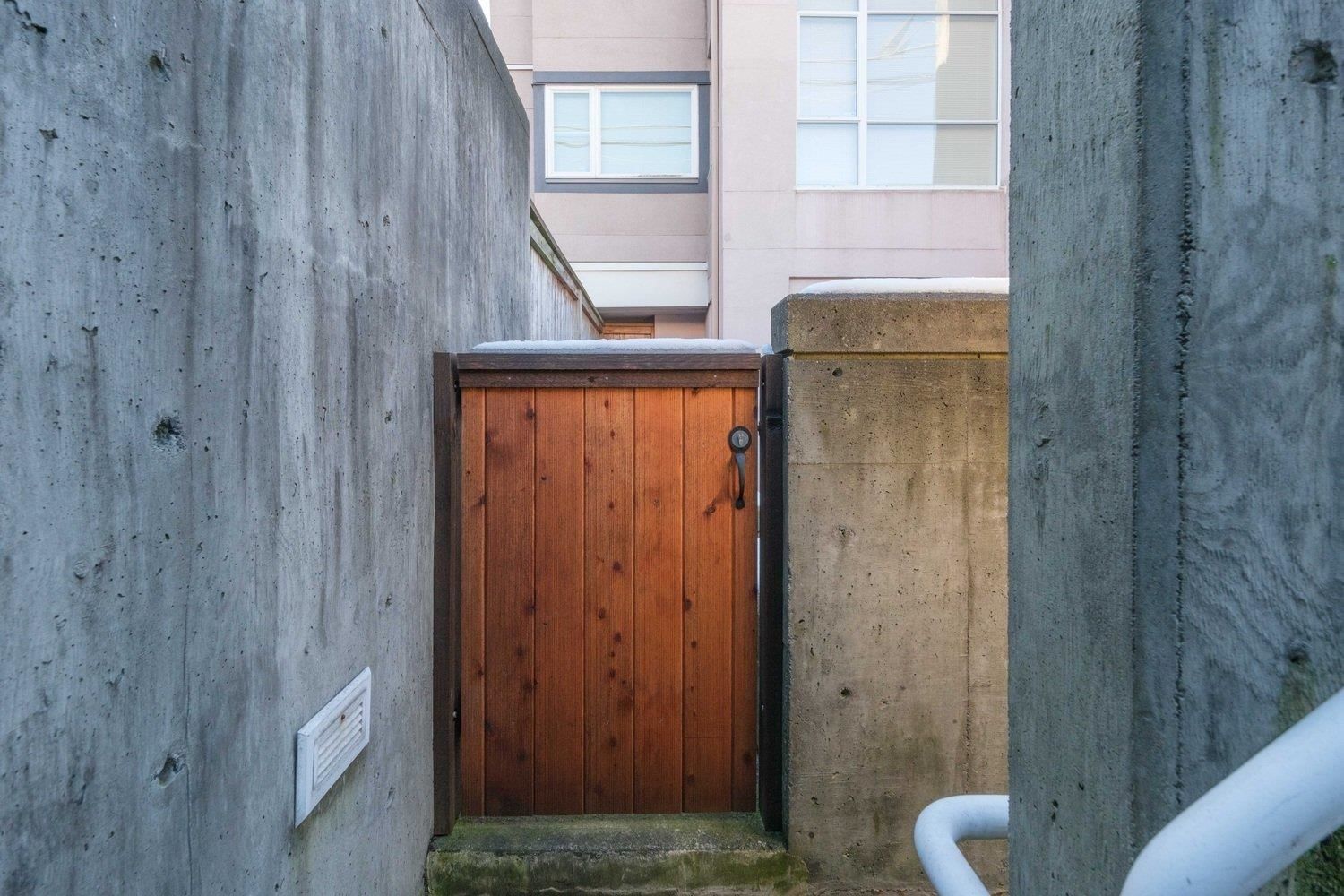 Listing Image 14