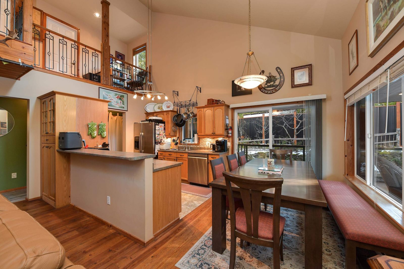 Listing Image 11