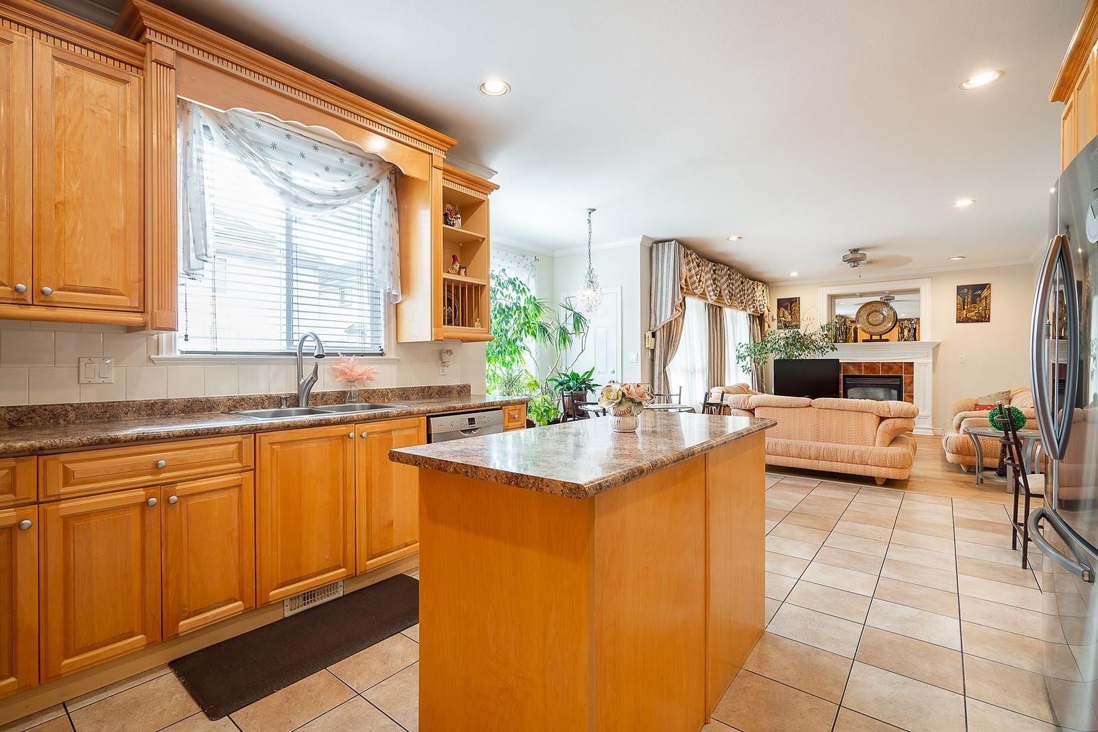 Listing Image 12