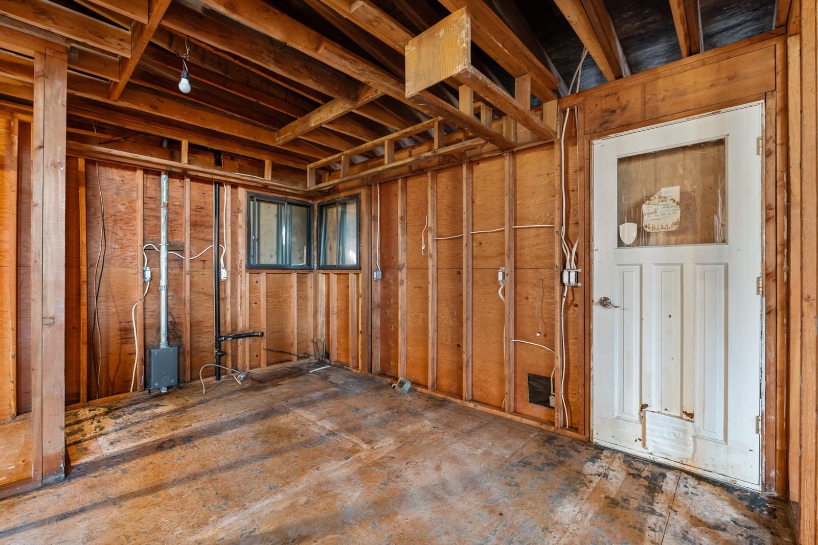 Listing Image 12