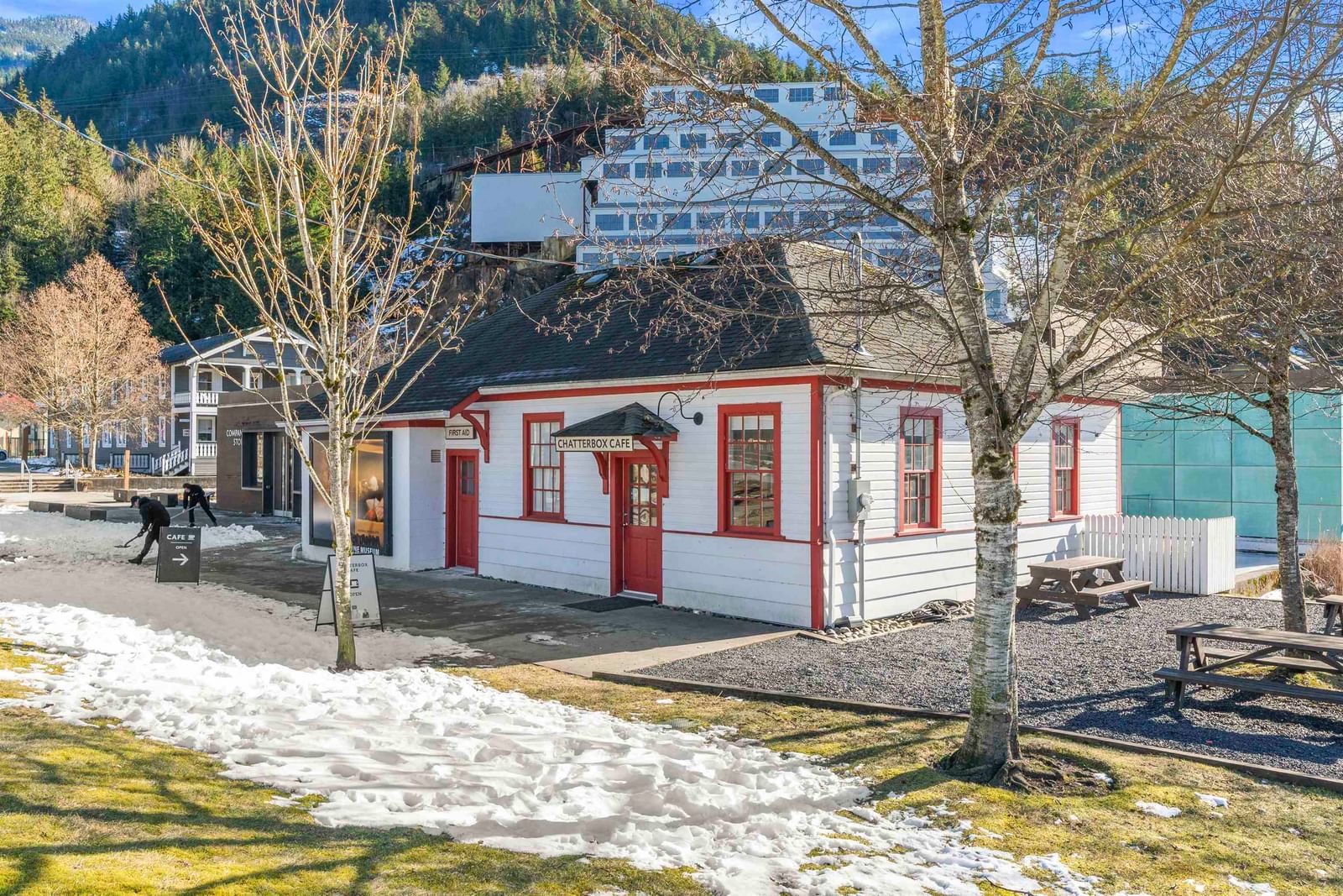 Listing Image 19