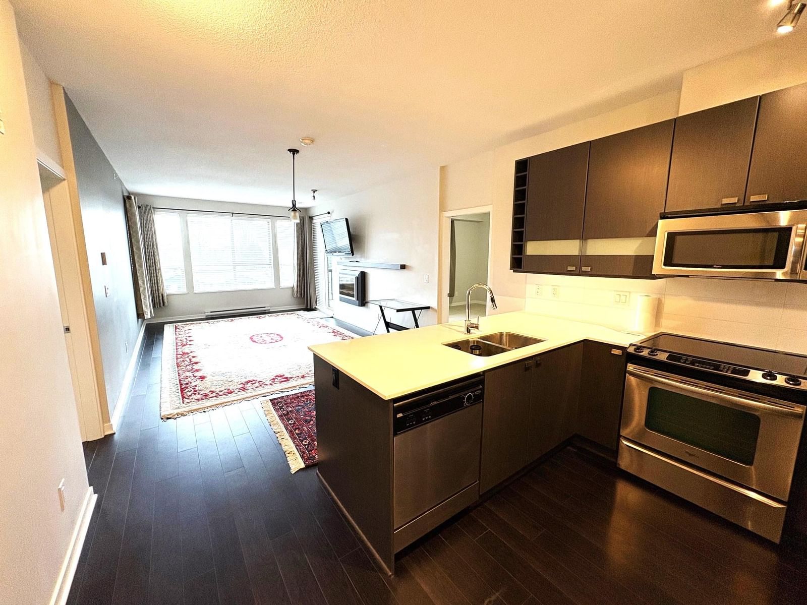Listing Image 6