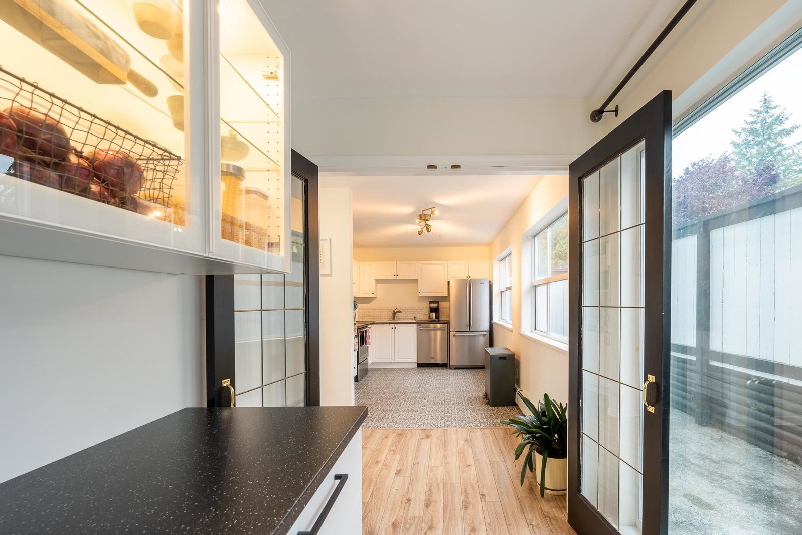 Listing Image 10