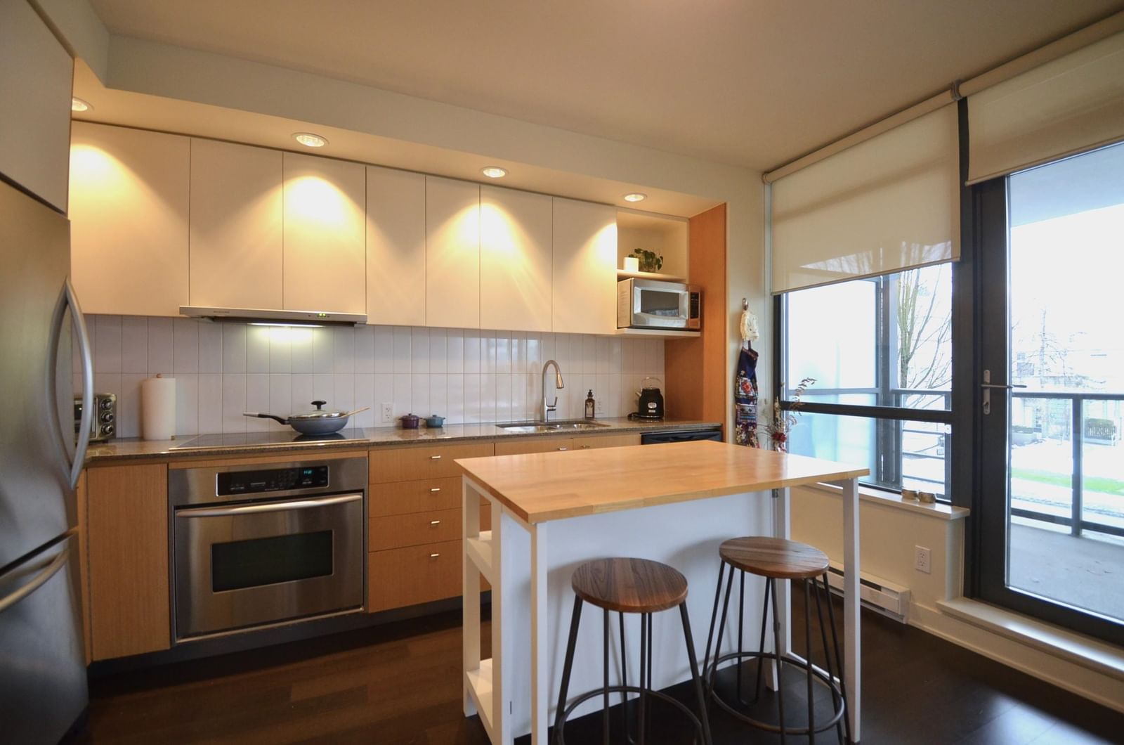 Listing Image 11
