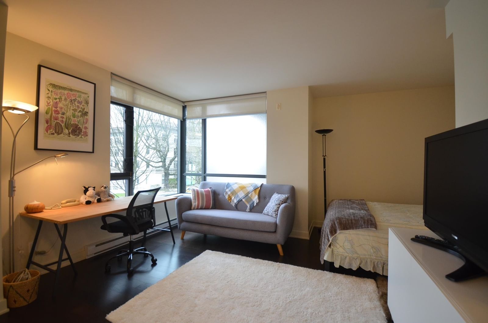 Listing Image 9