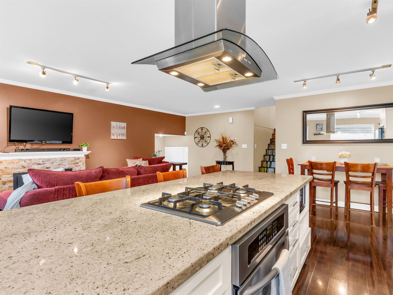 Listing Image 9
