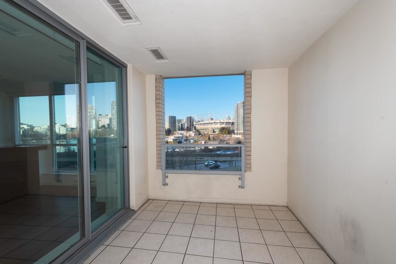 Listing Image 11
