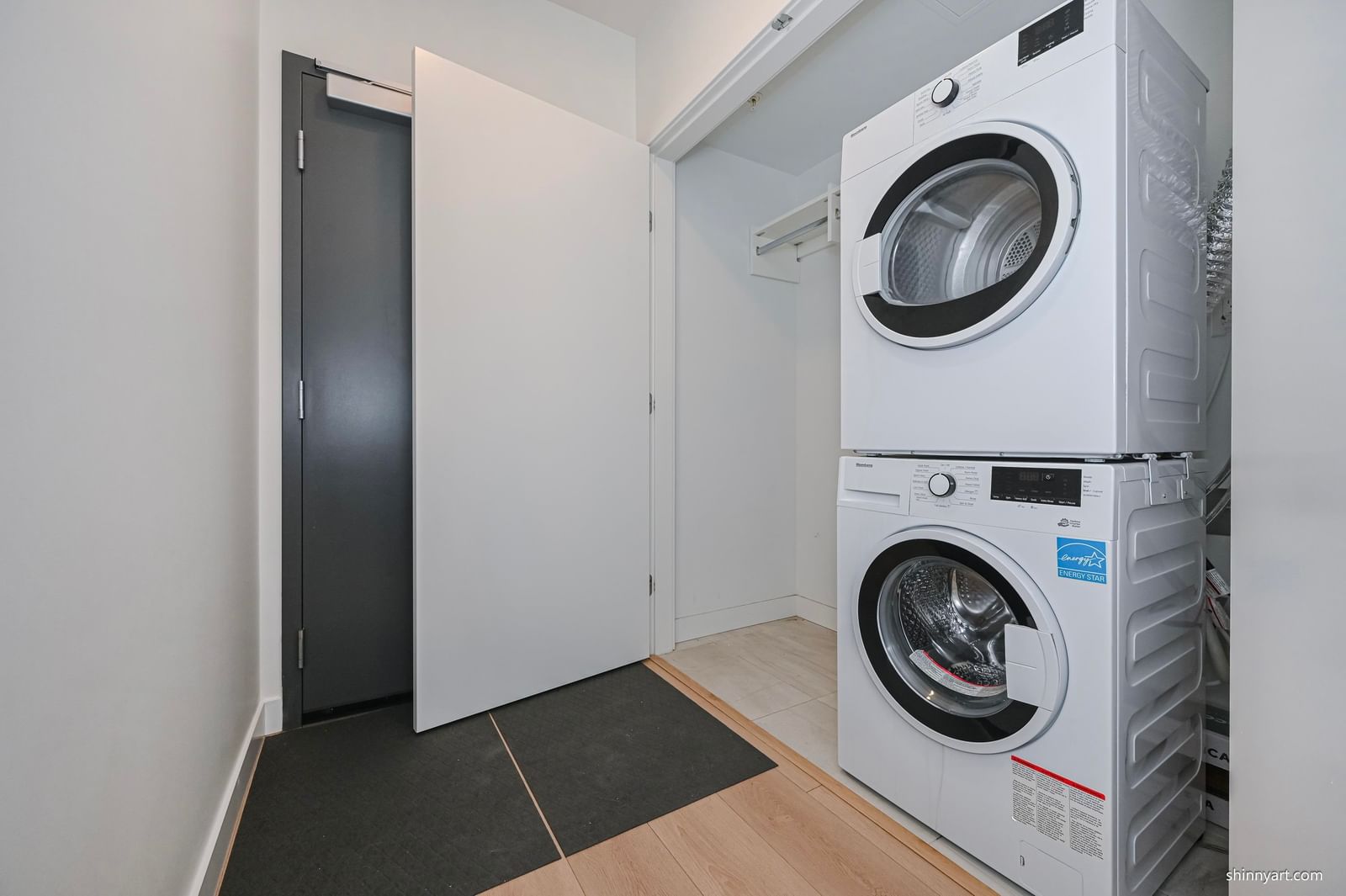 Listing Image 23