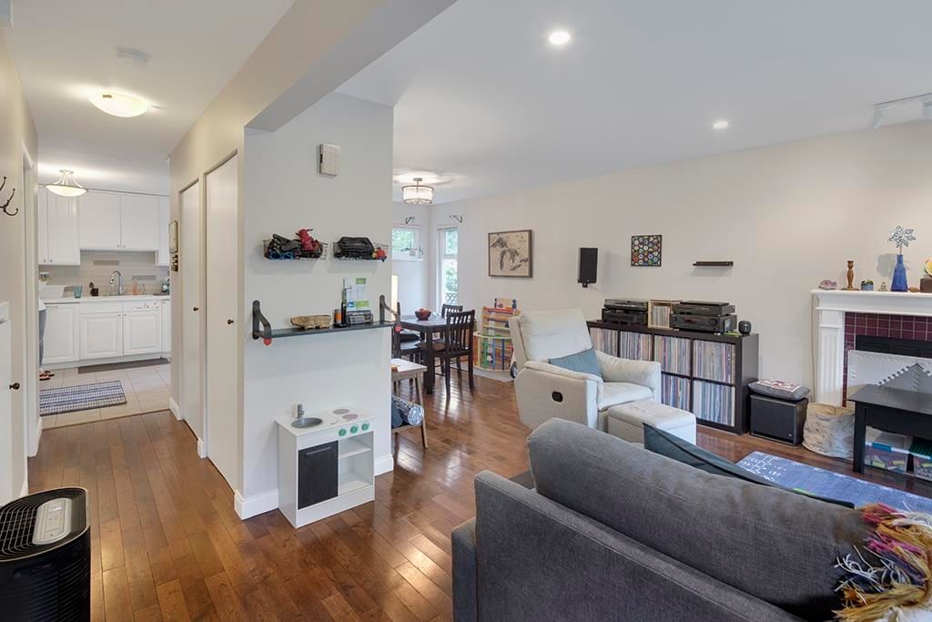 Listing Image 11