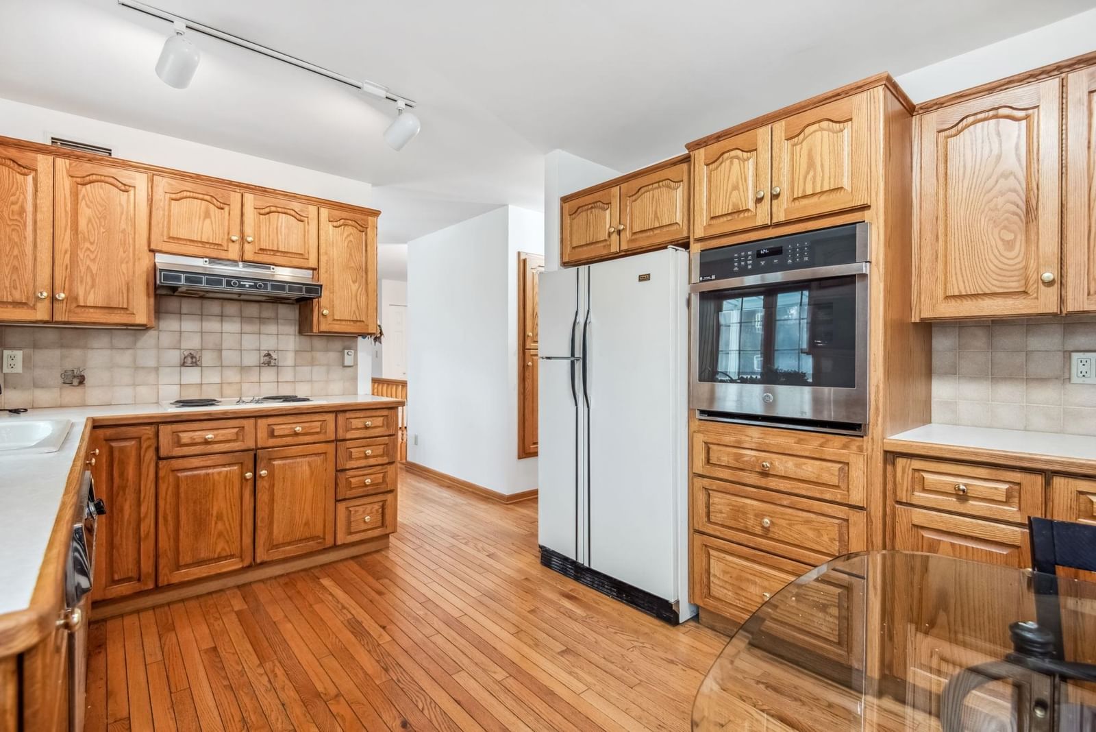 Listing Image 12