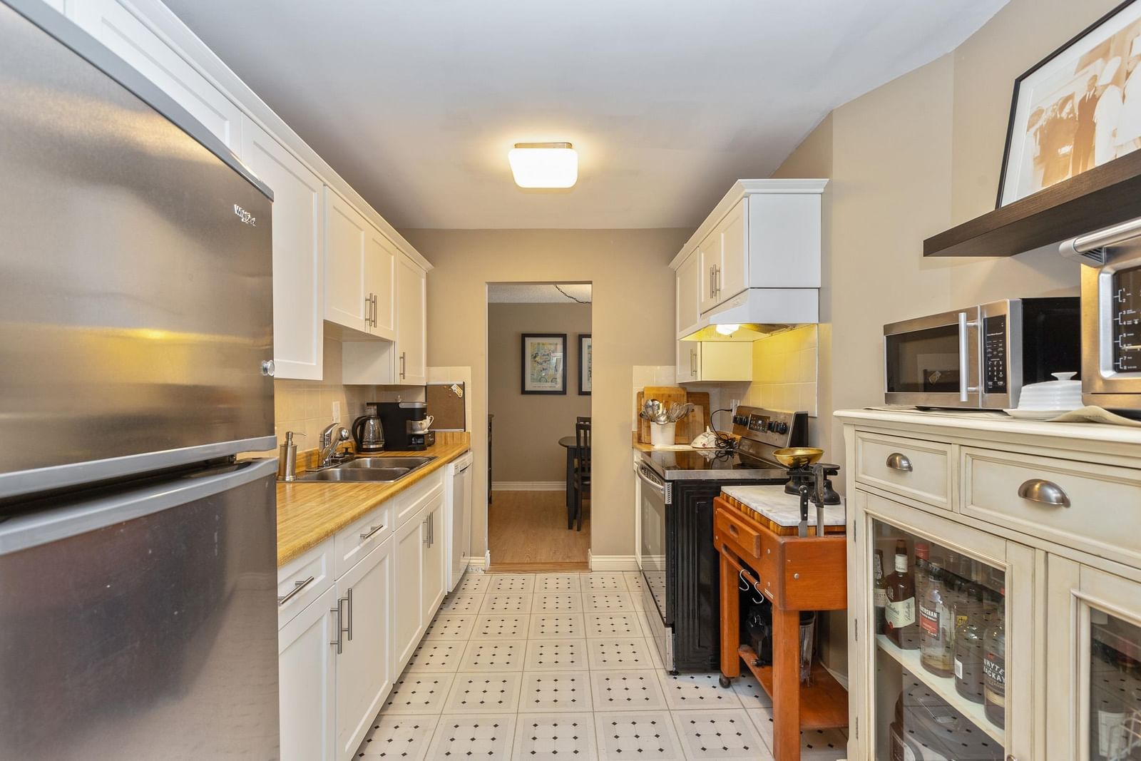 Listing Image 8