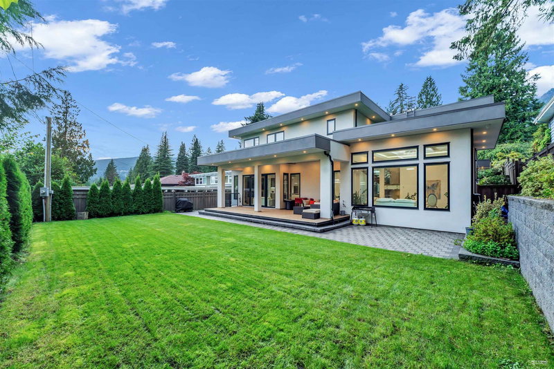 929 Canyon Boulevard, North Vancouver, V7R 2J9 | Image 3