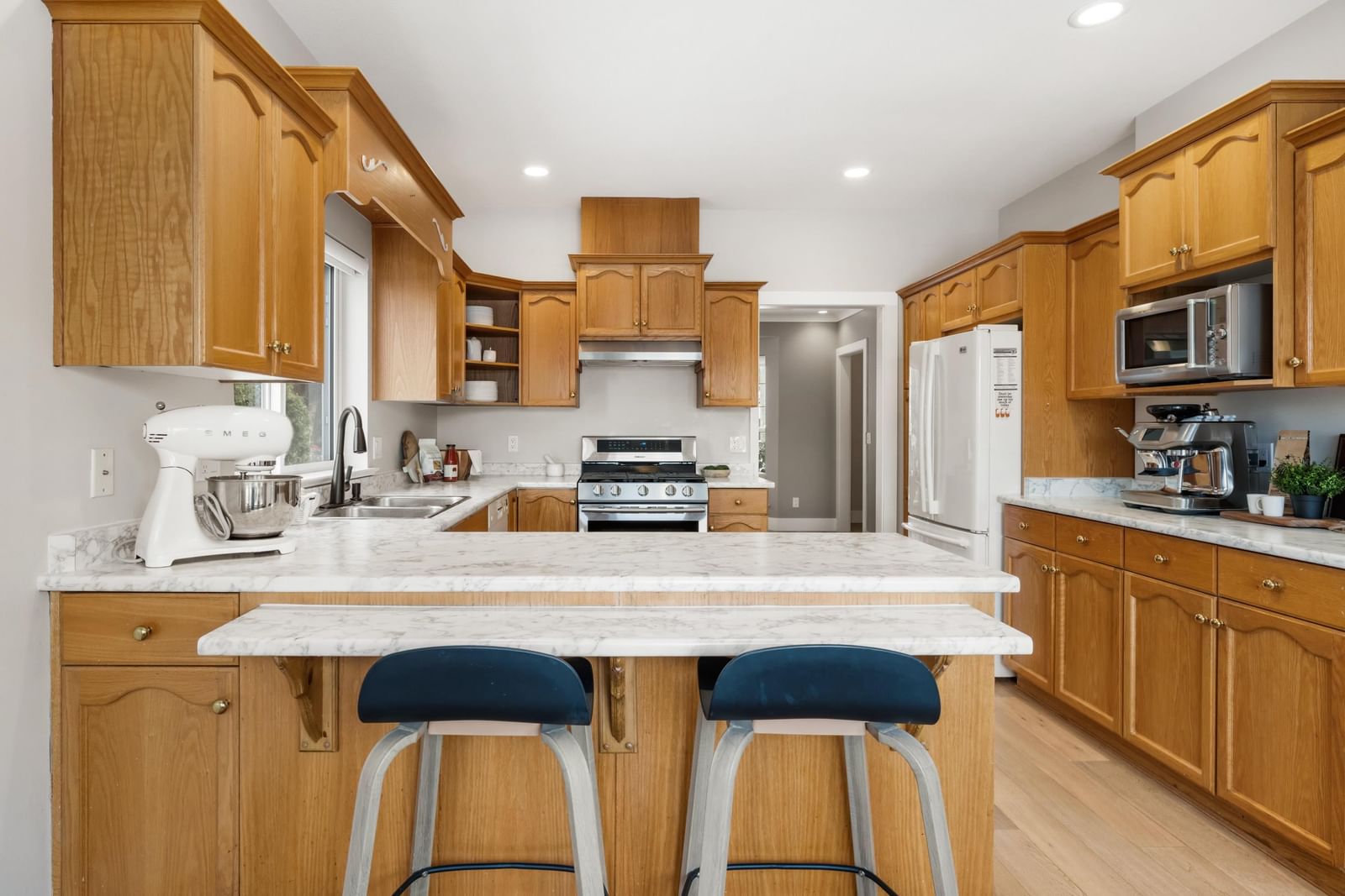 Listing Image 9
