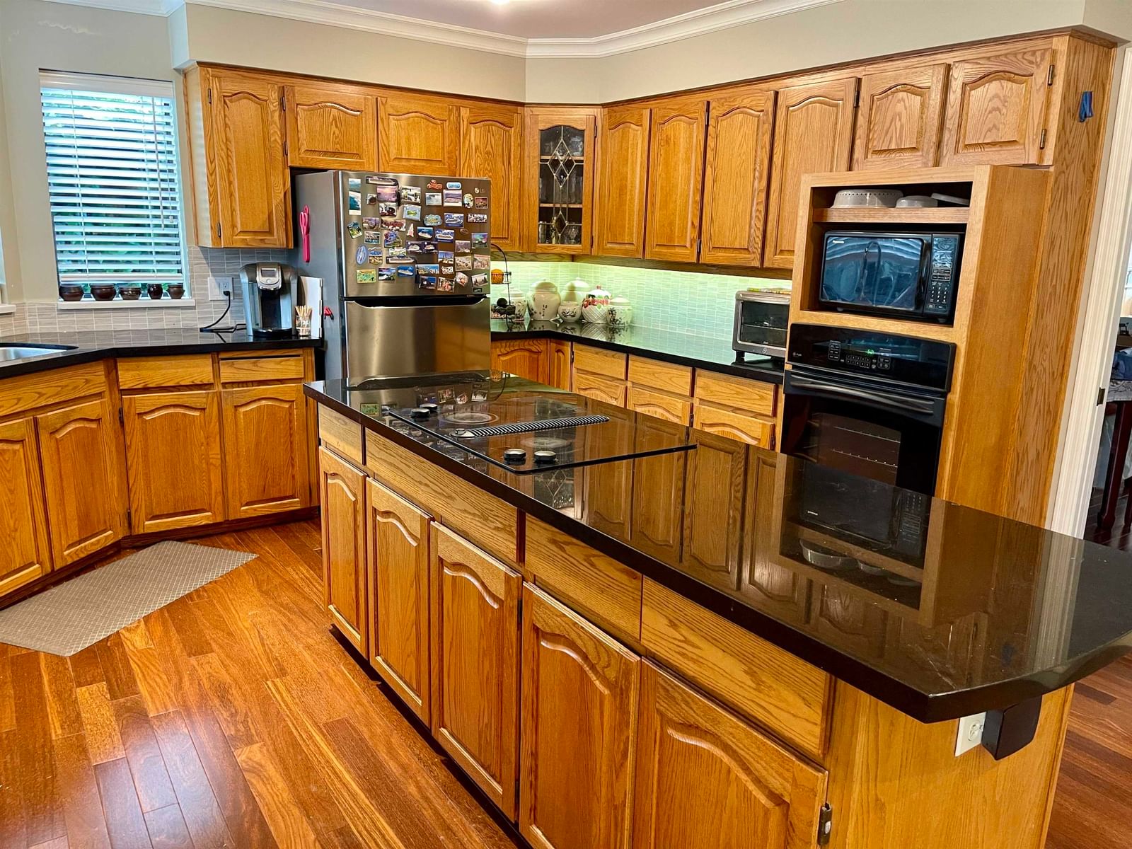 Listing Image 12