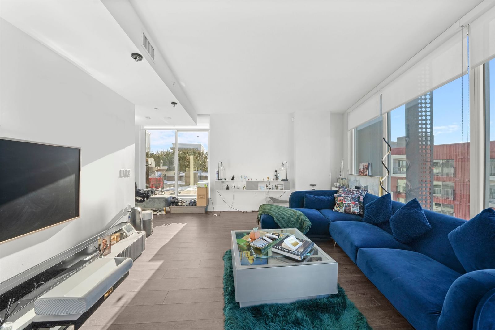 Listing Image 5