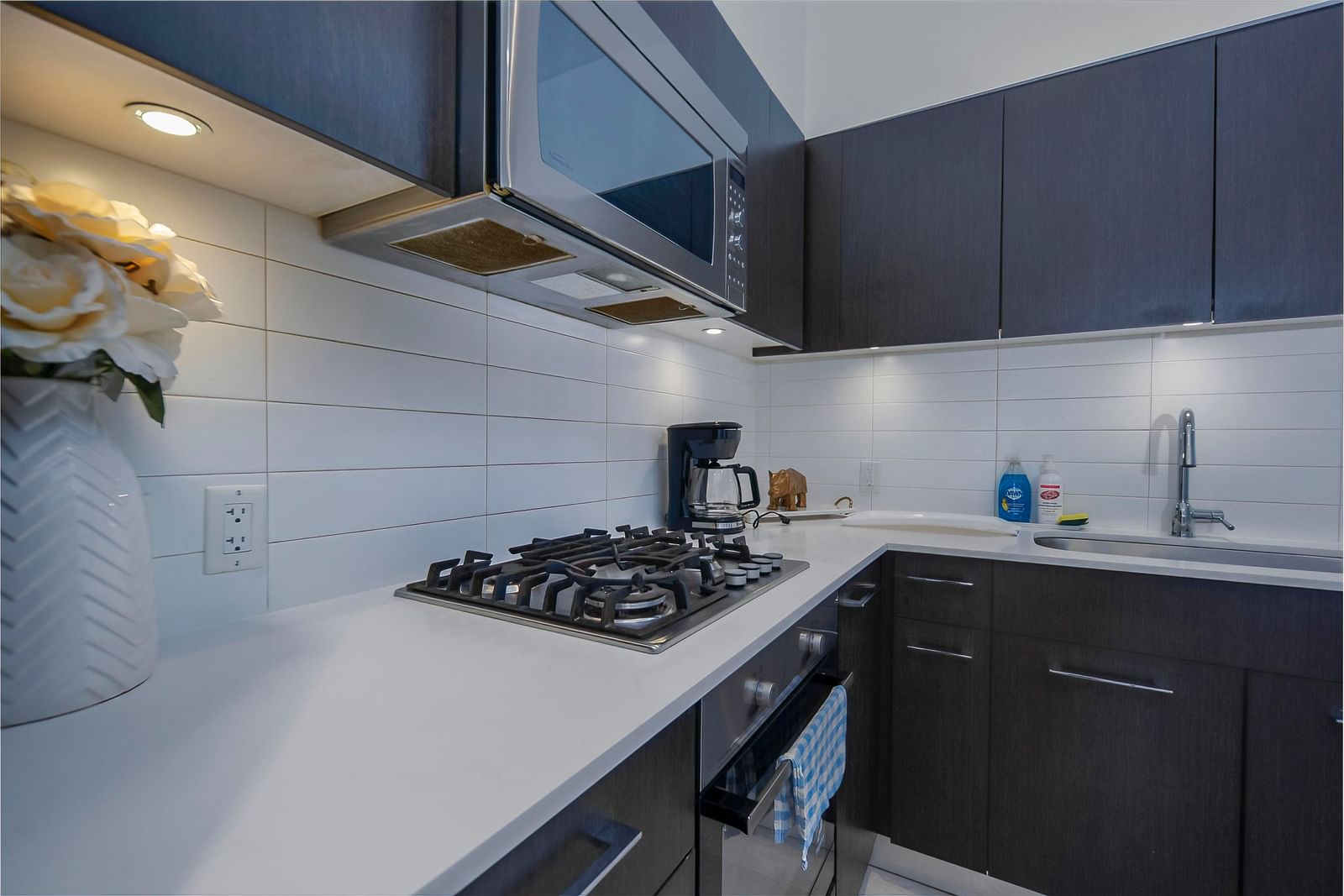 Listing Image 18