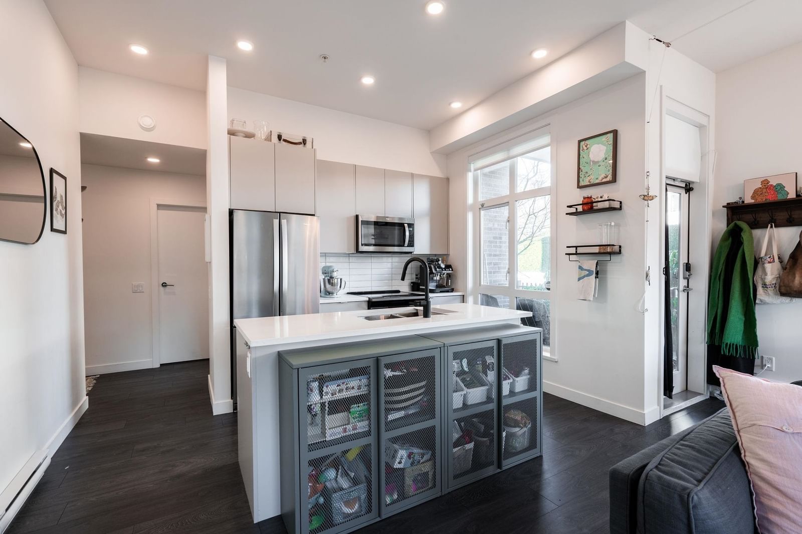 Listing Image 9