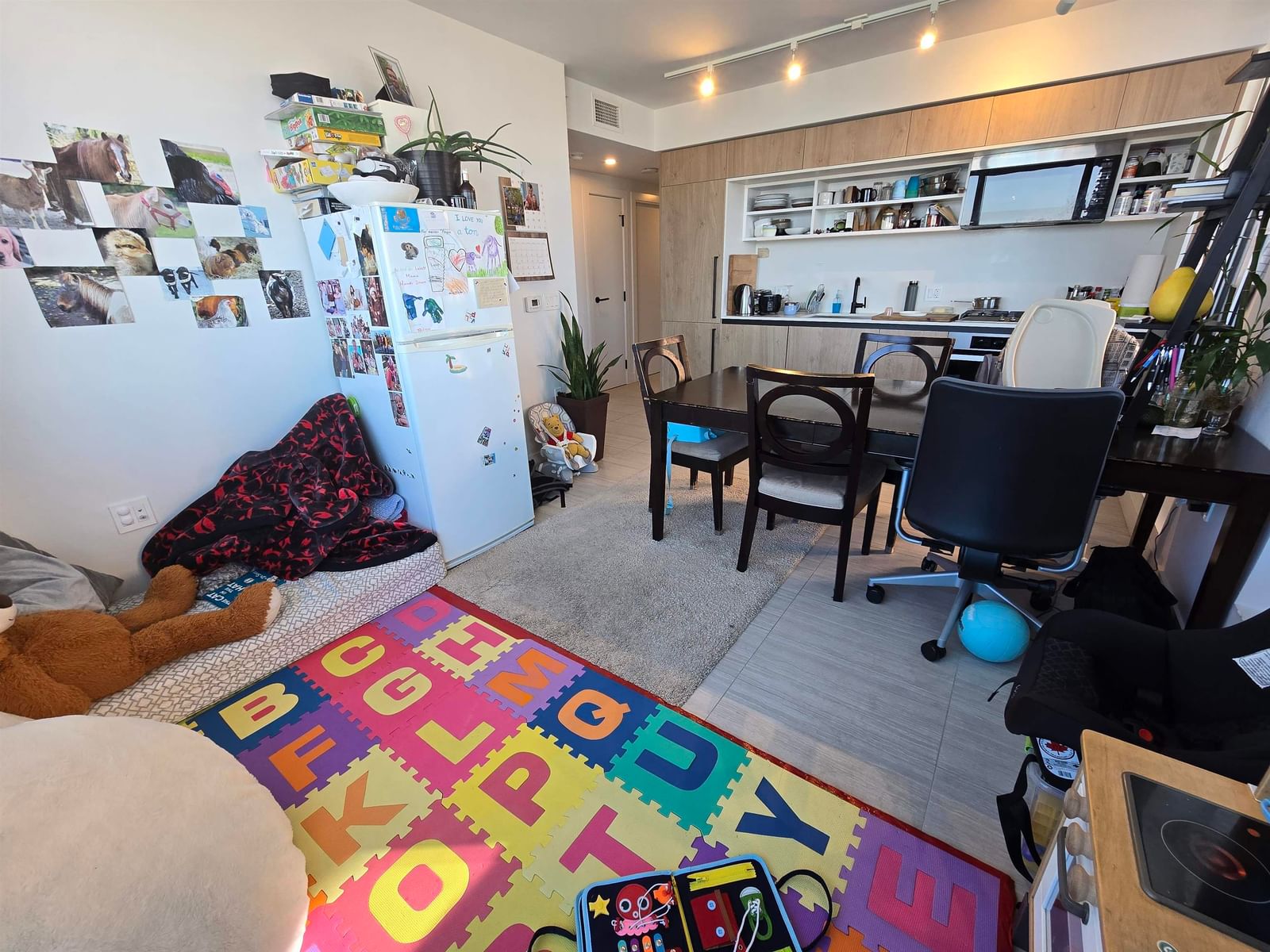 Listing Image 12