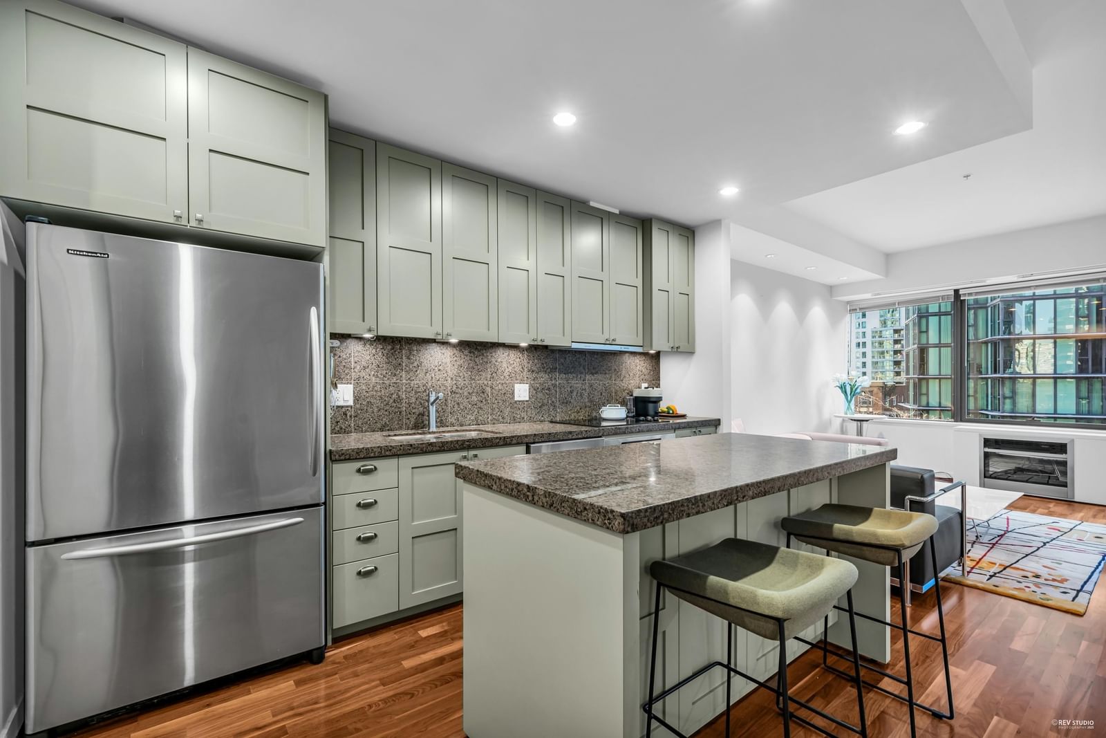 Listing Image 10