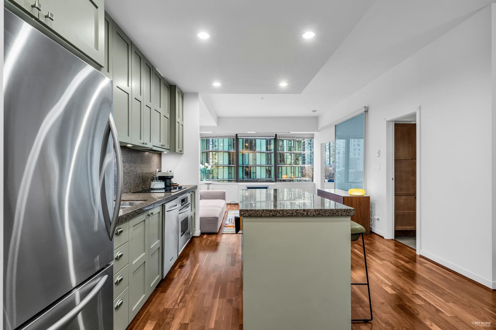 Listing Image 9