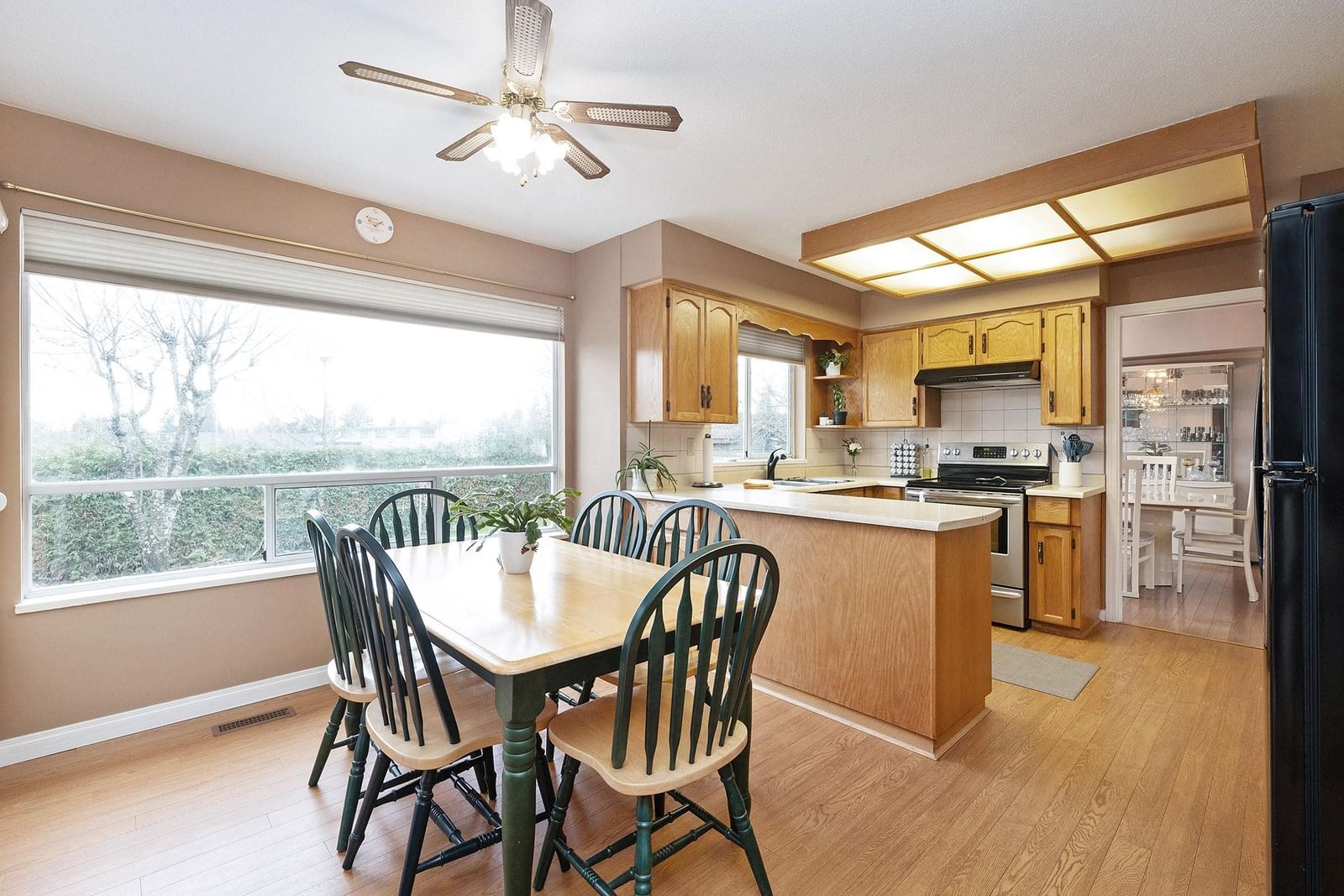 Listing Image 12