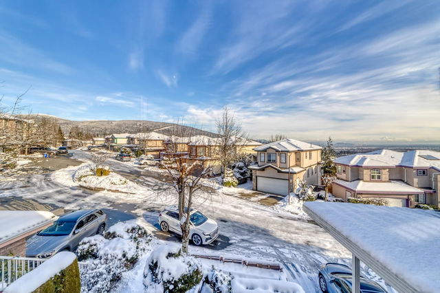 2963 Pinetree Close