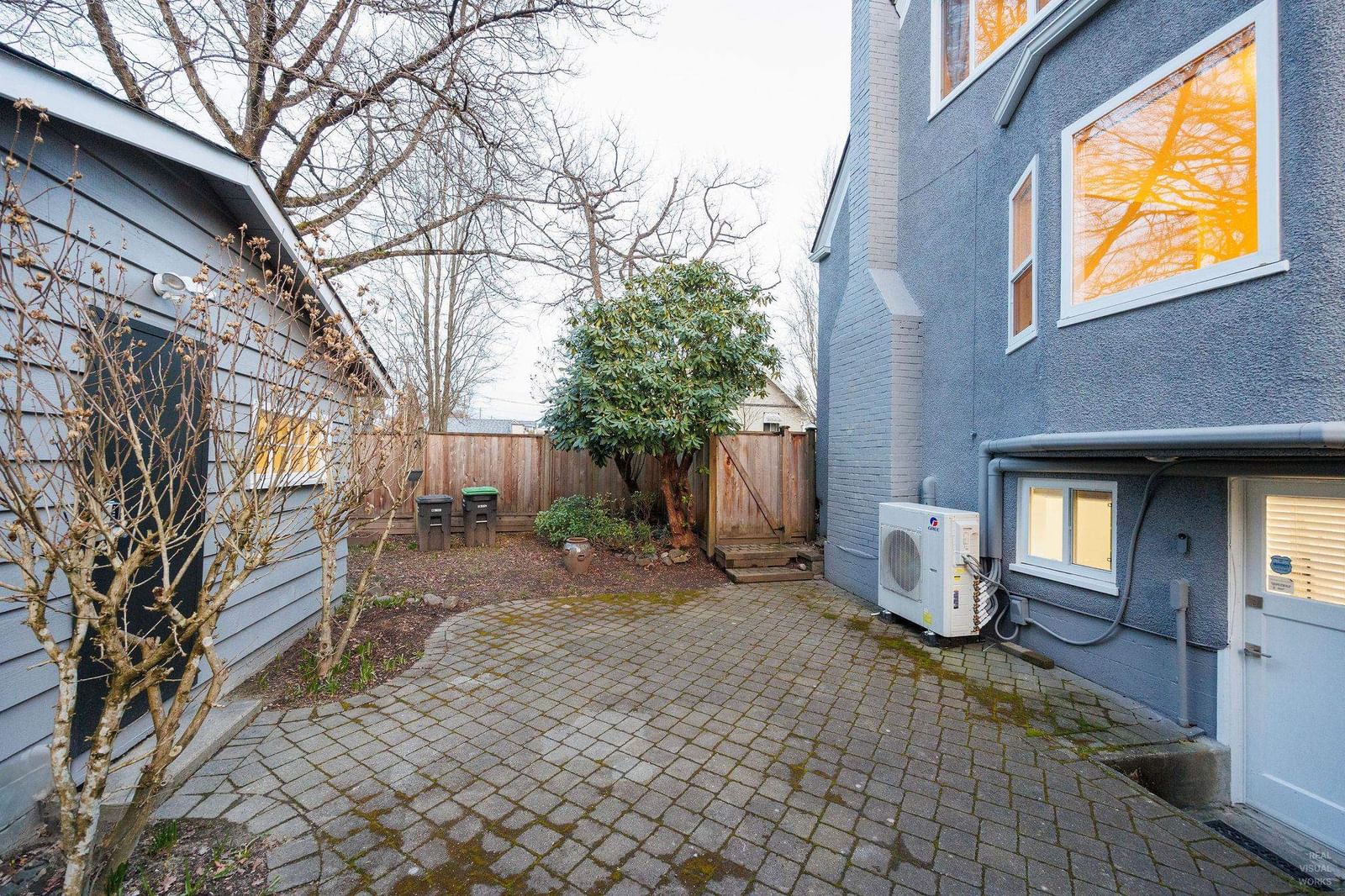 Listing Image 23