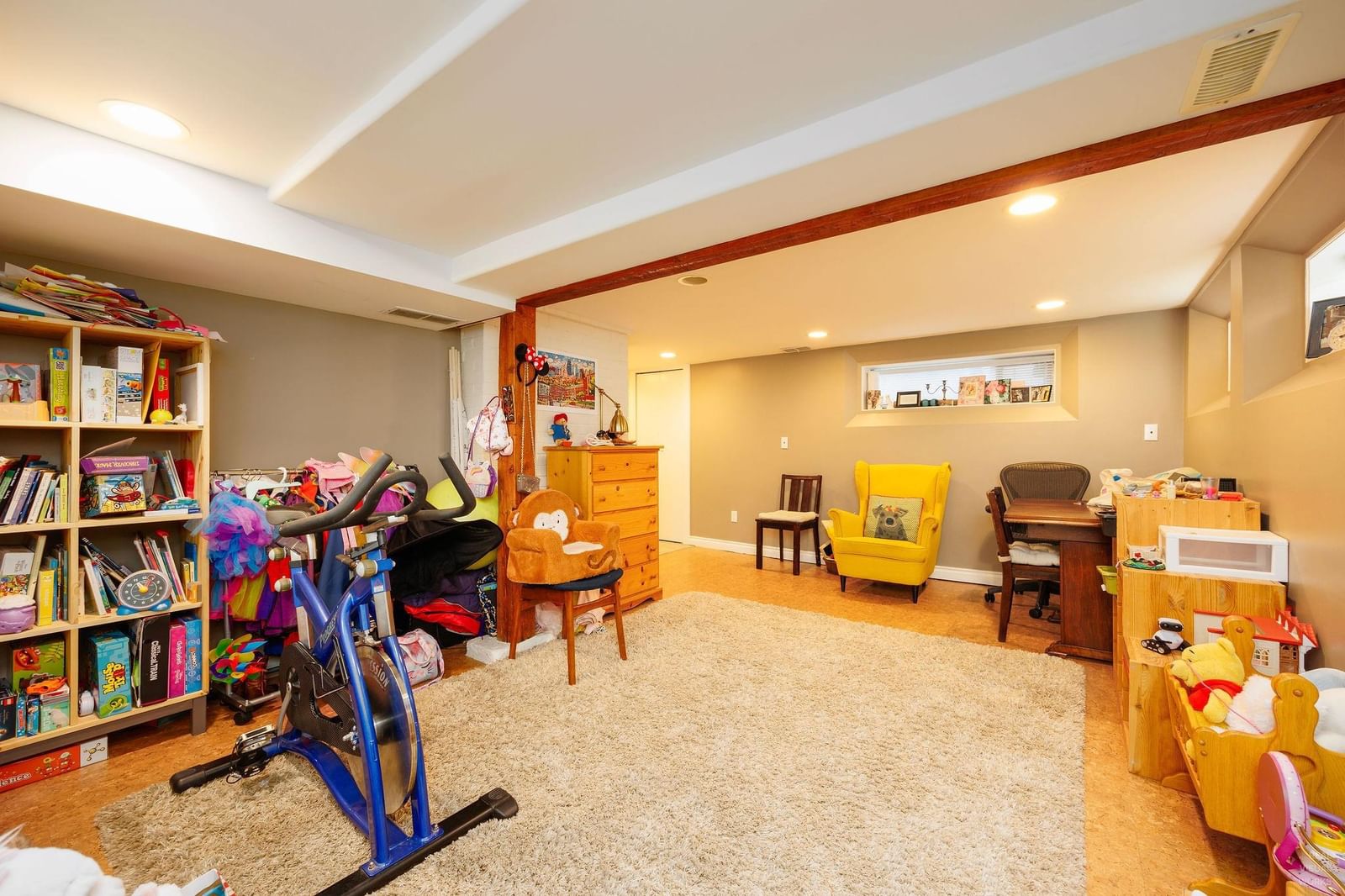 Listing Image 8